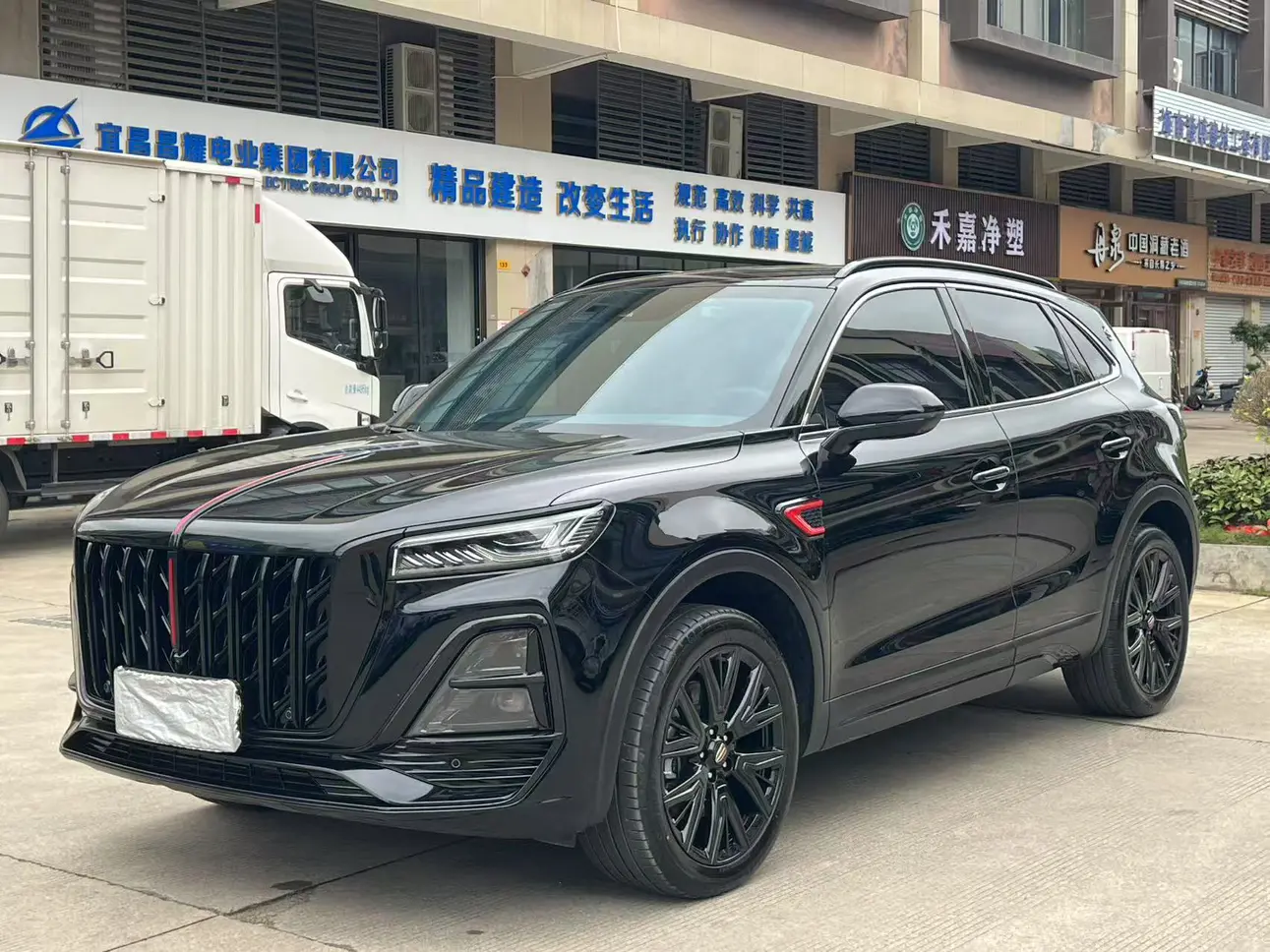 Hongqi HS5  из Китая