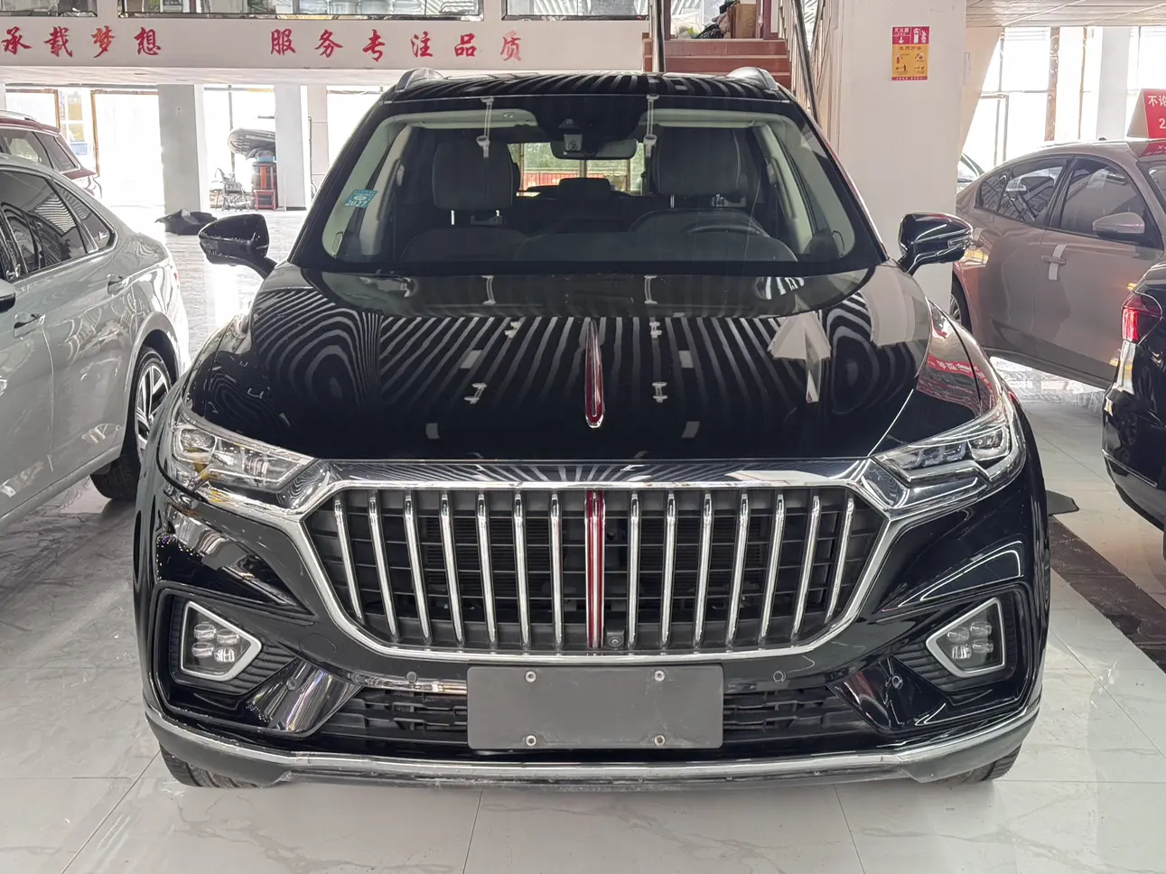 Hongqi HS5  из Китая