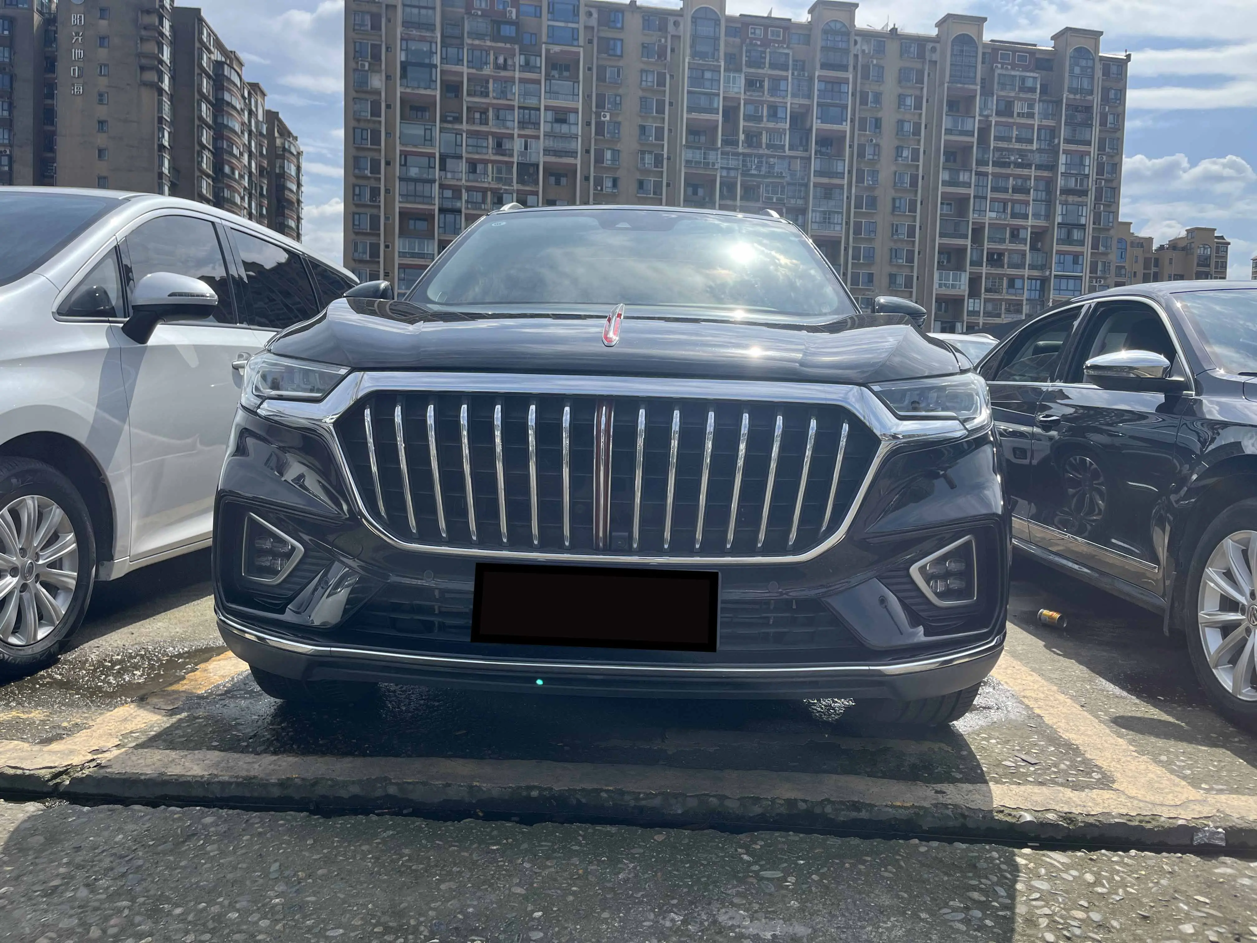 Hongqi HS5  из Китая