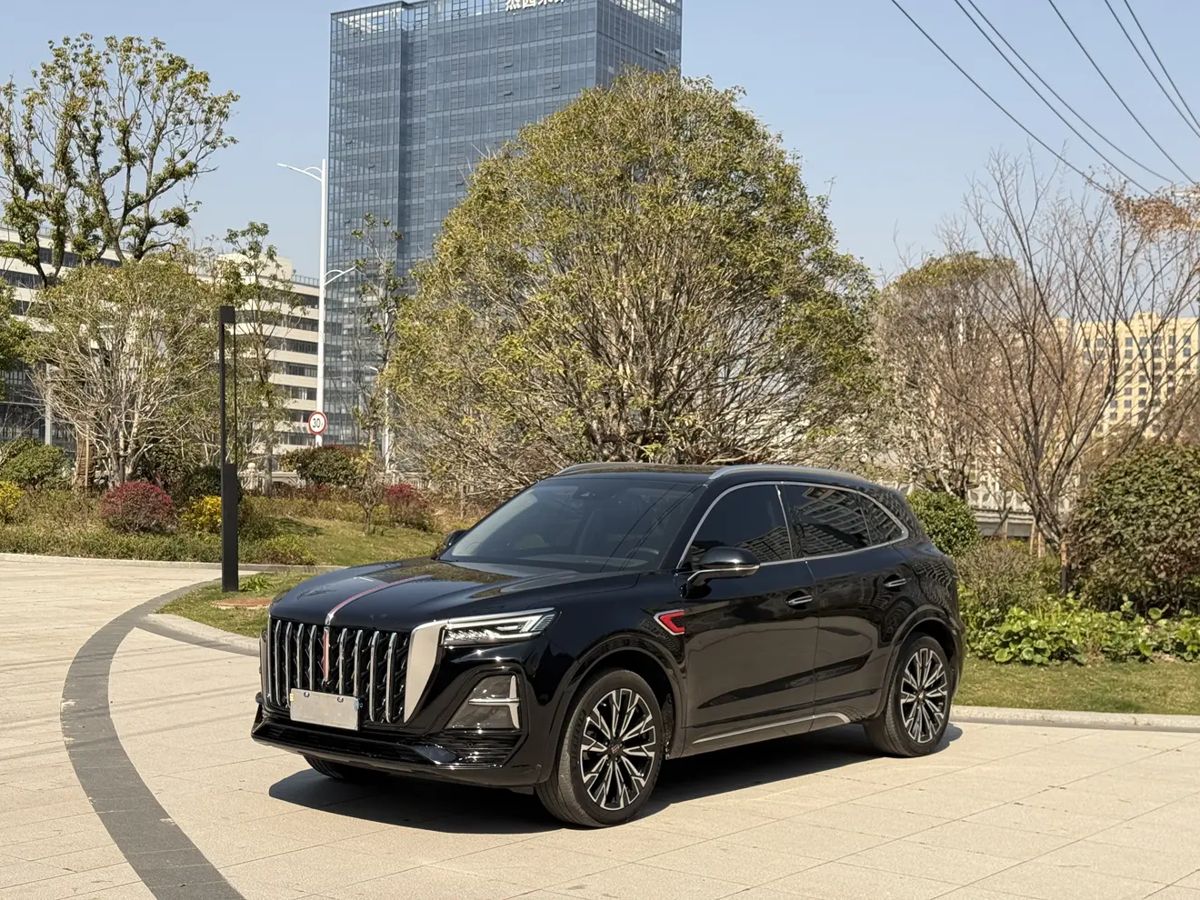 Hongqi HS5  из Китая