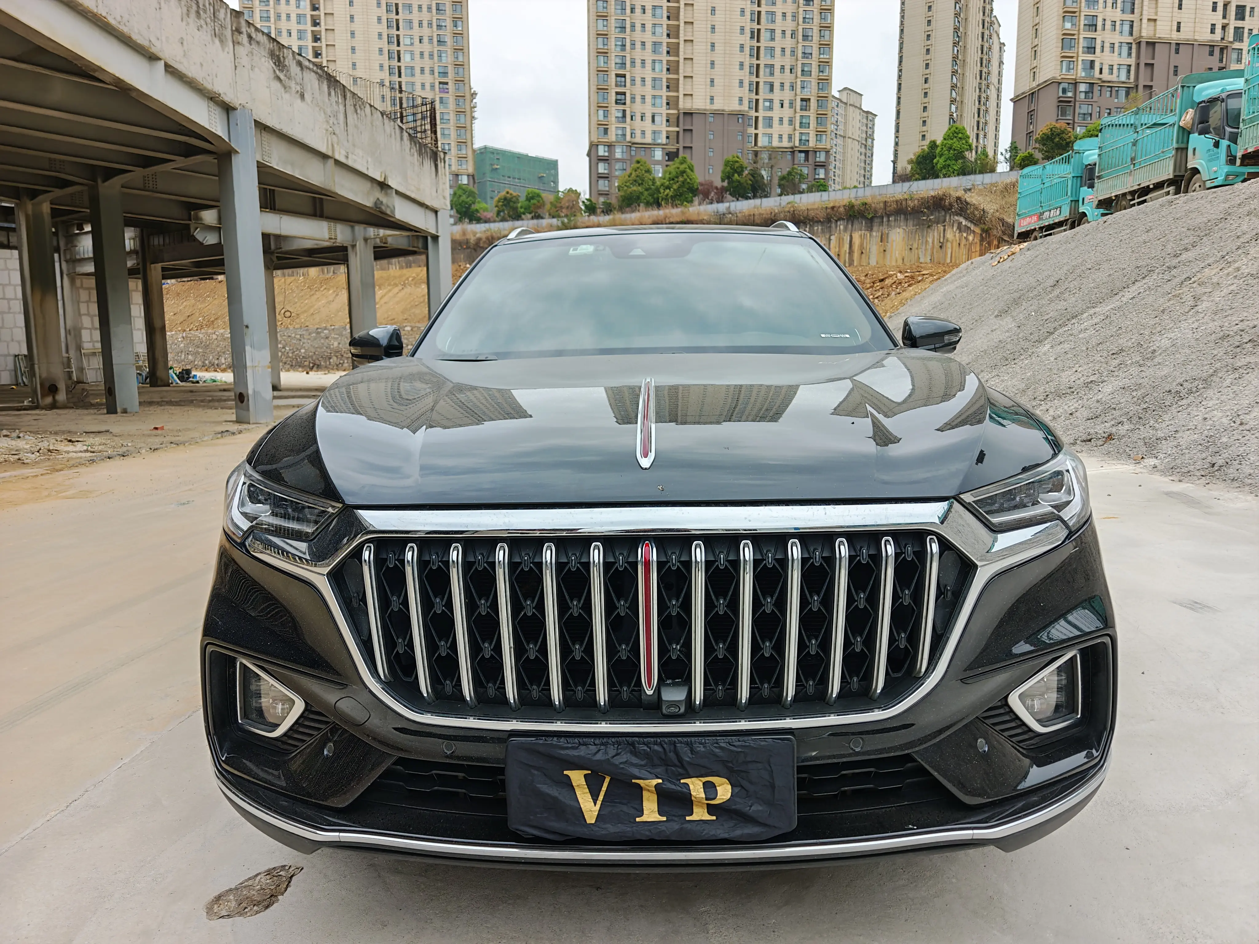 Hongqi HS5  из Китая