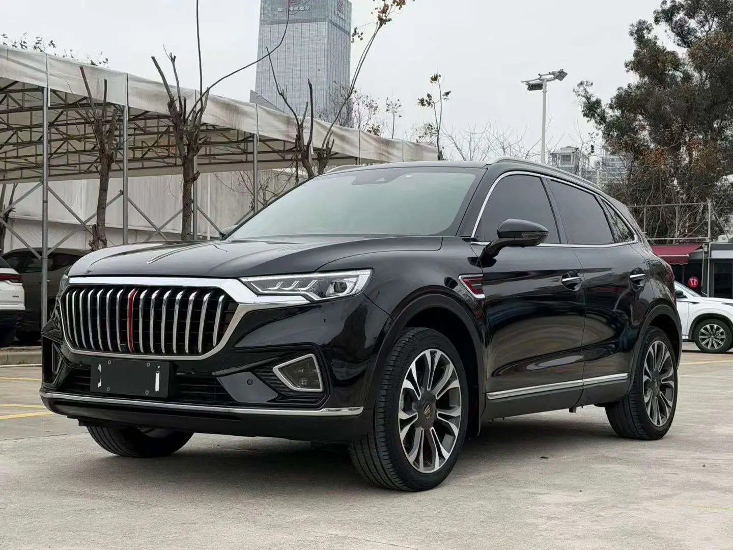 Hongqi HS5  из Китая