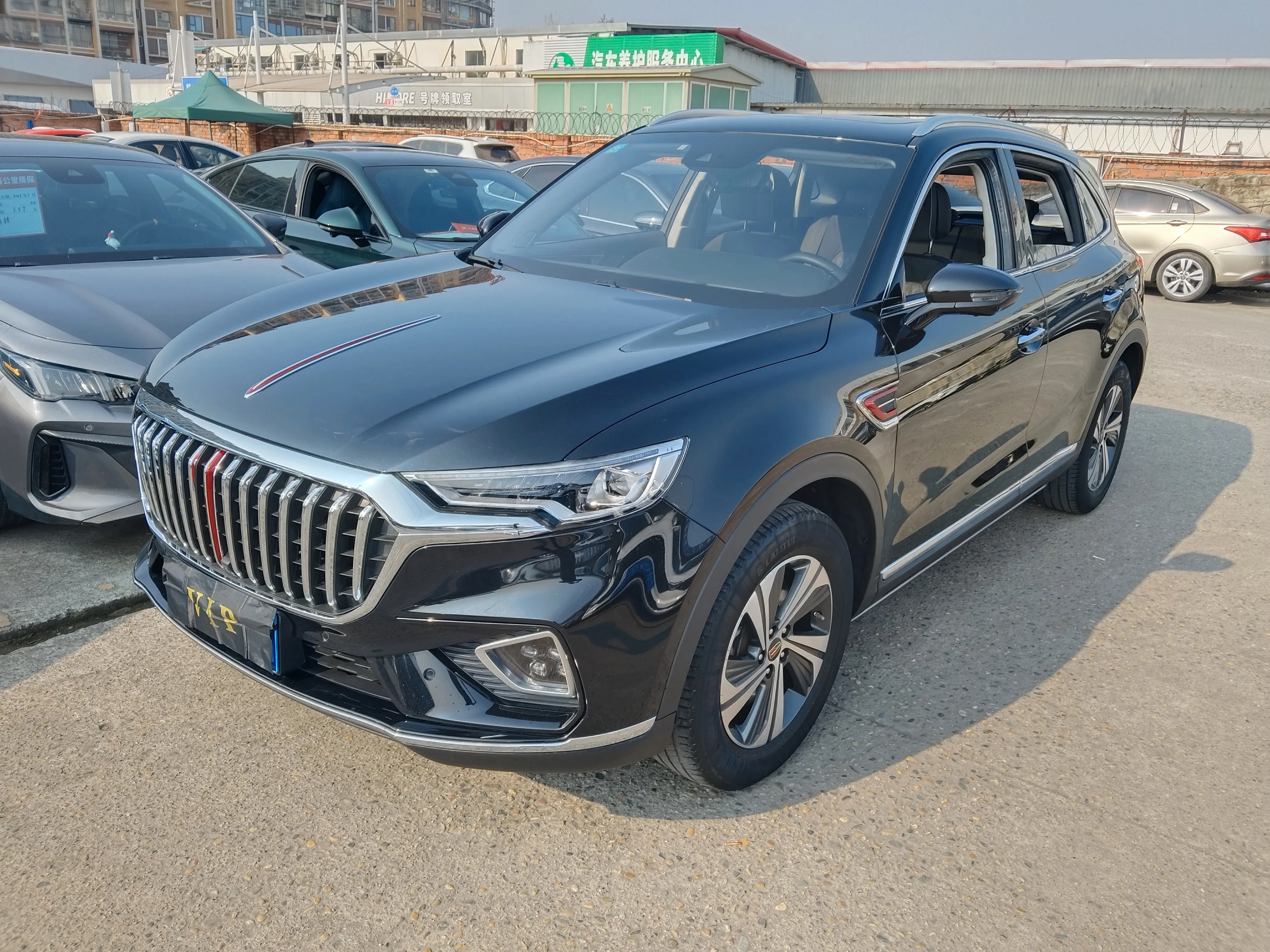 Hongqi HS5  из Китая