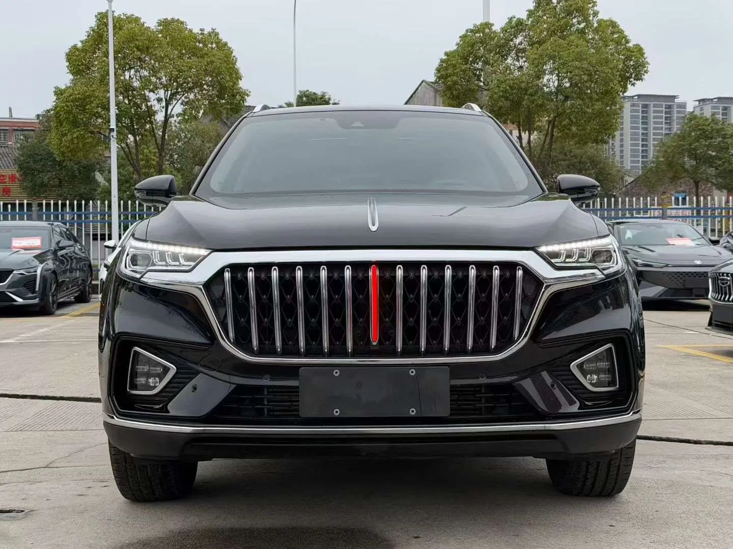 Hongqi HS5  из Китая