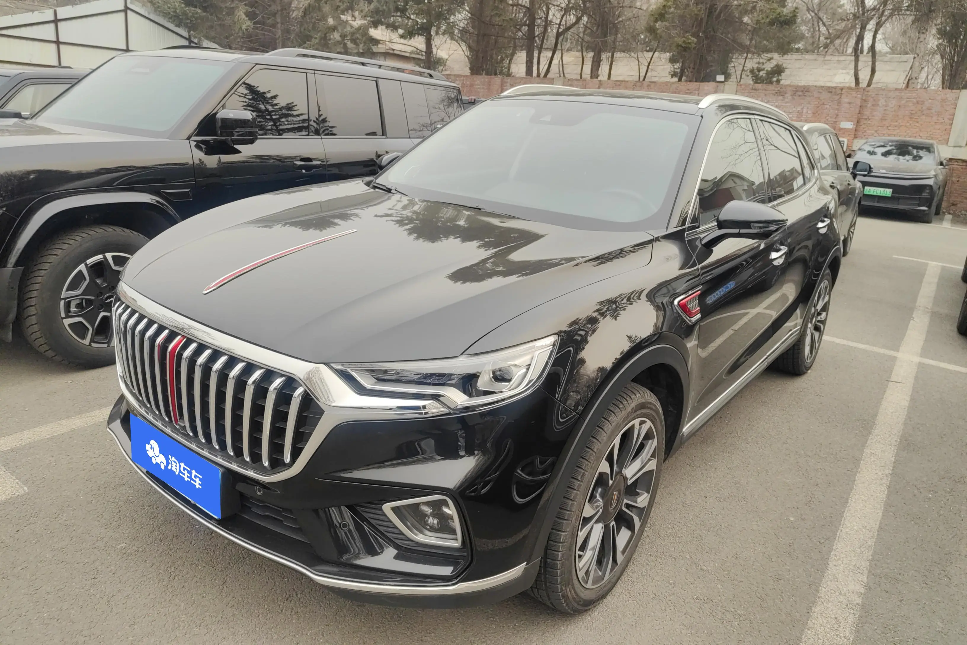 Hongqi HS5  из Китая