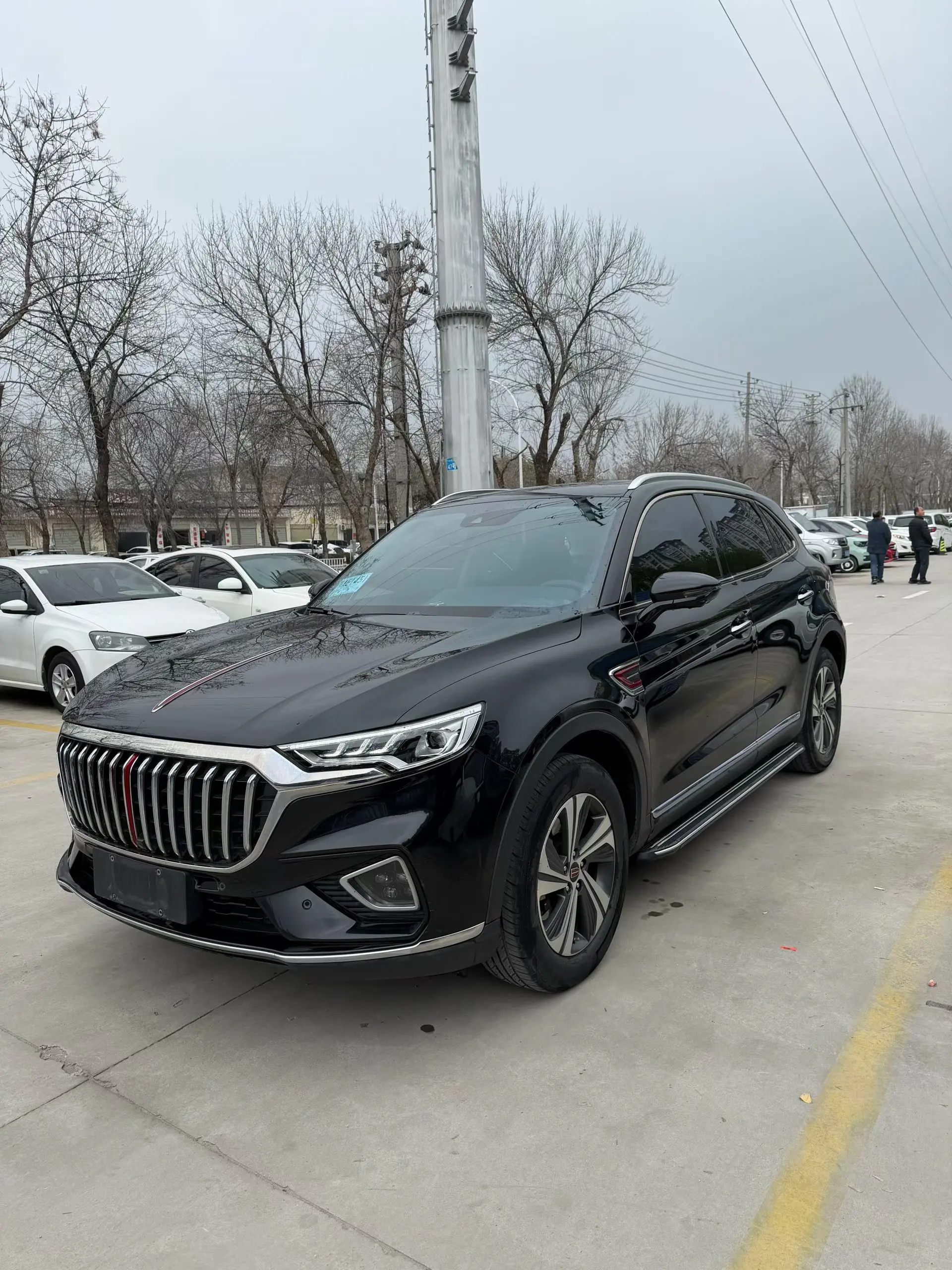 Hongqi HS5  из Китая