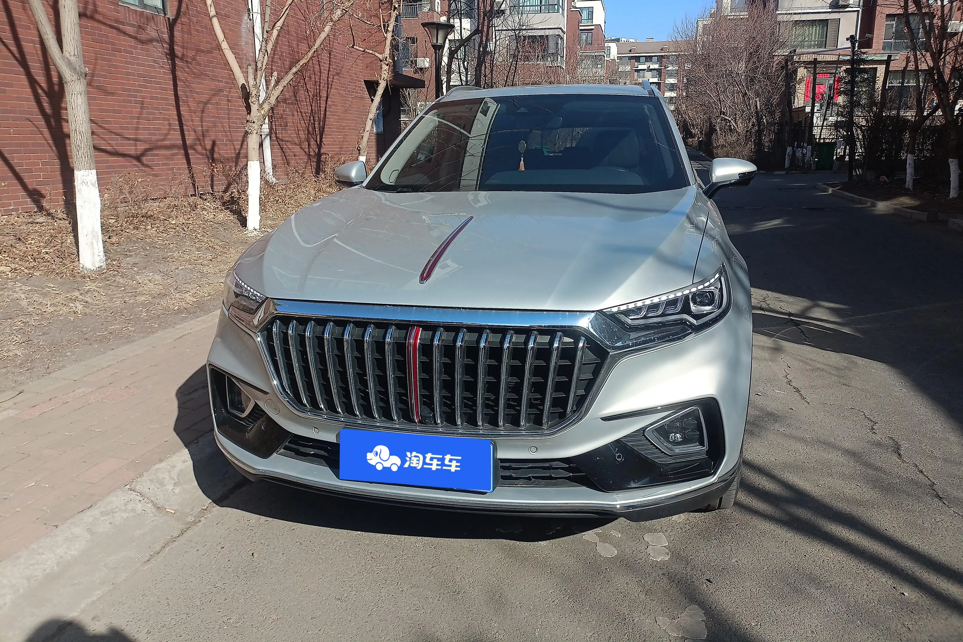 Hongqi HS5  из Китая