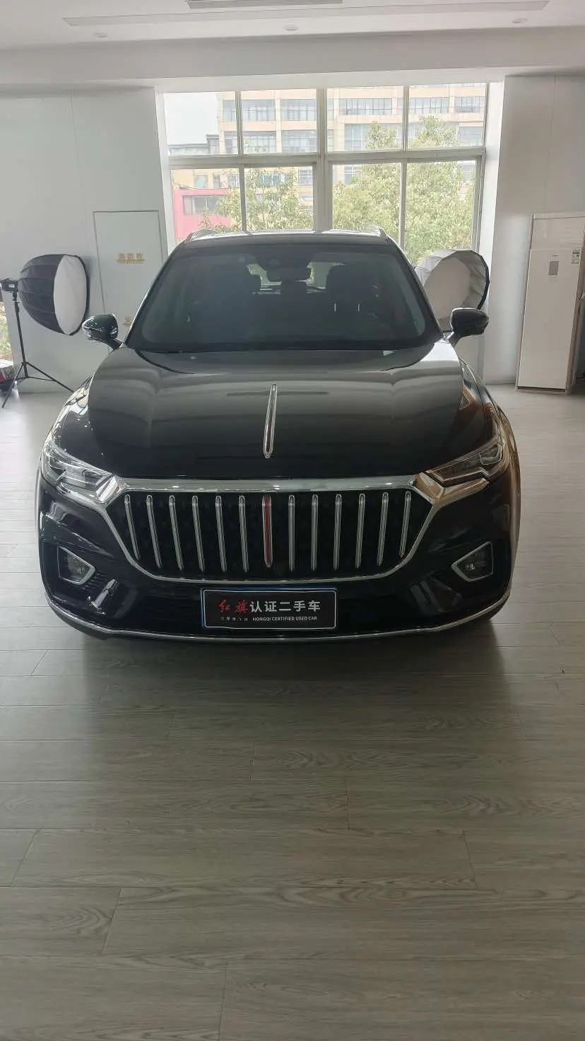 Hongqi HS5  из Китая