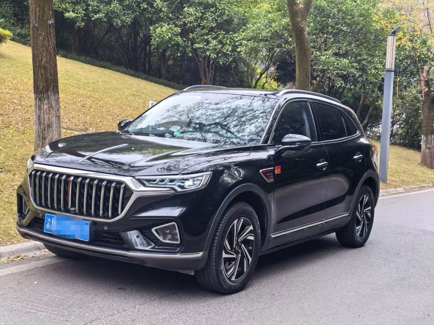 Hongqi HS5  из Китая