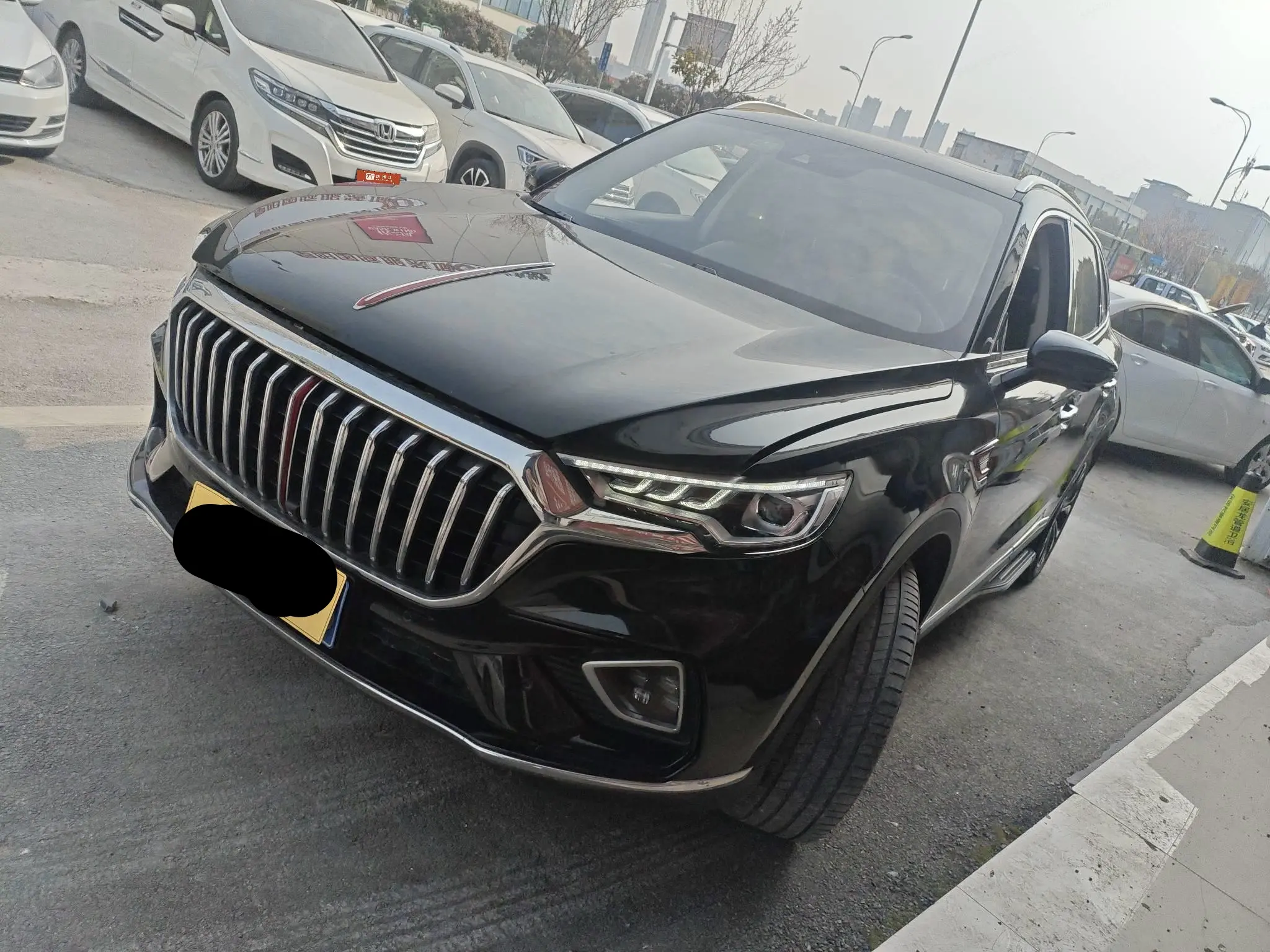Hongqi HS5  из Китая