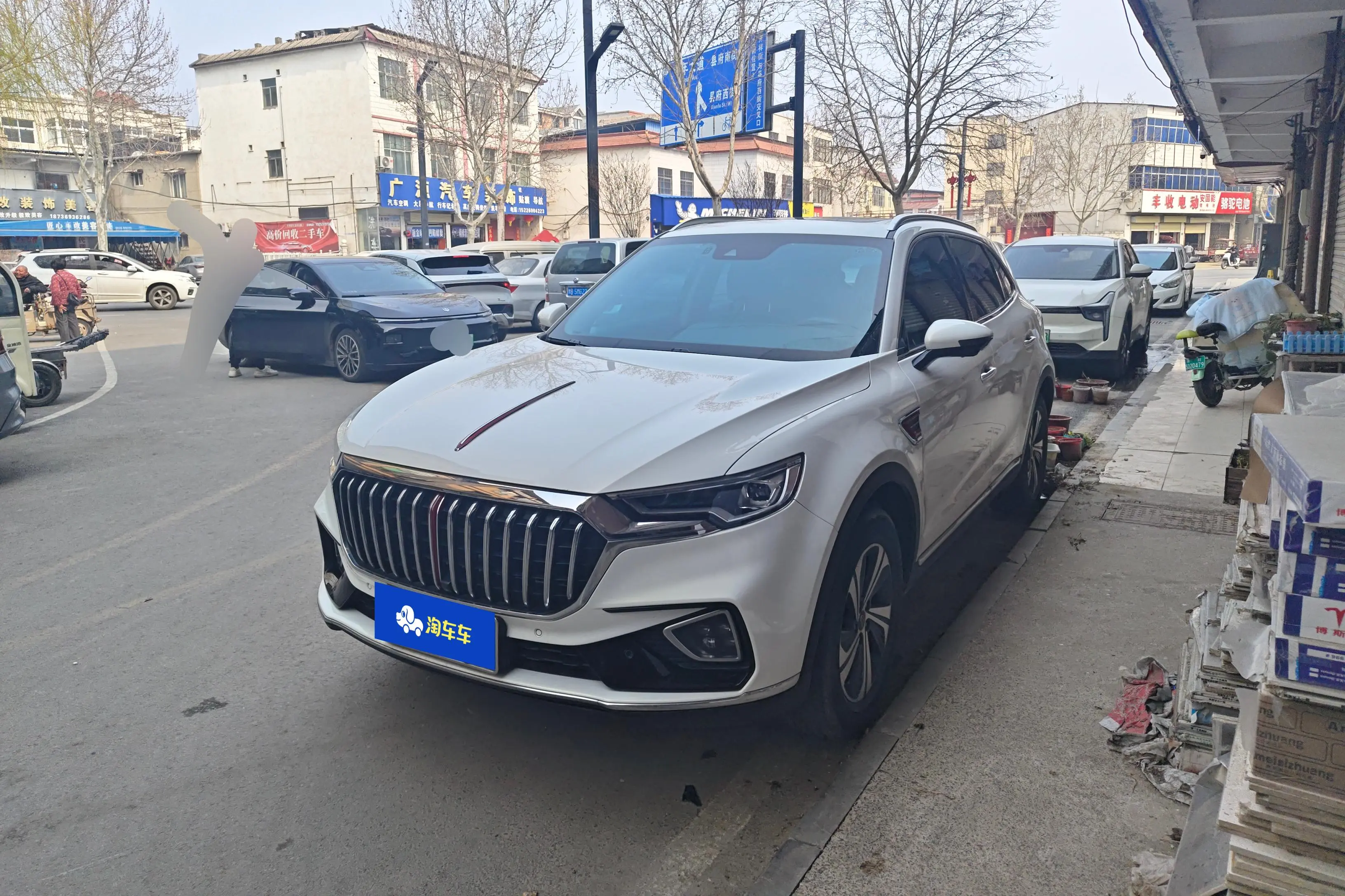 Hongqi HS5  из Китая