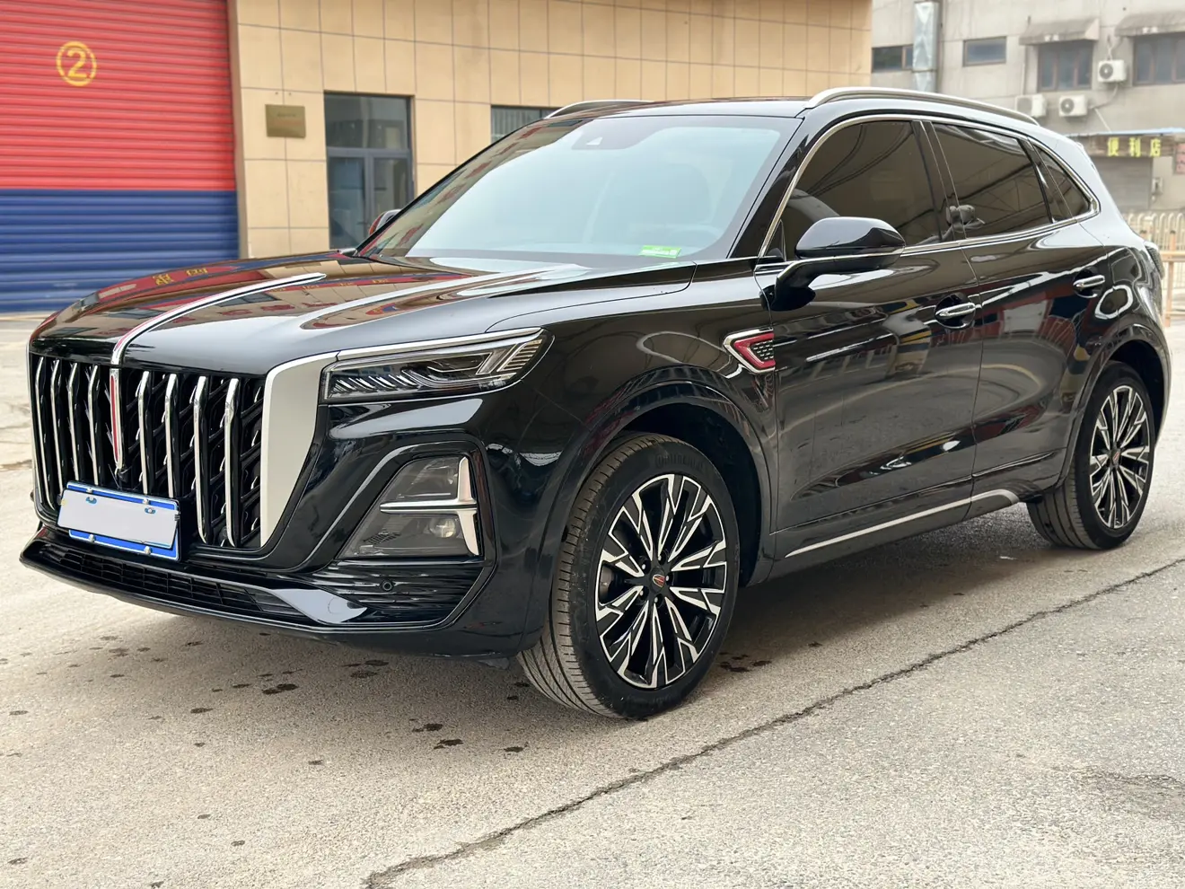 Hongqi HS5  из Китая