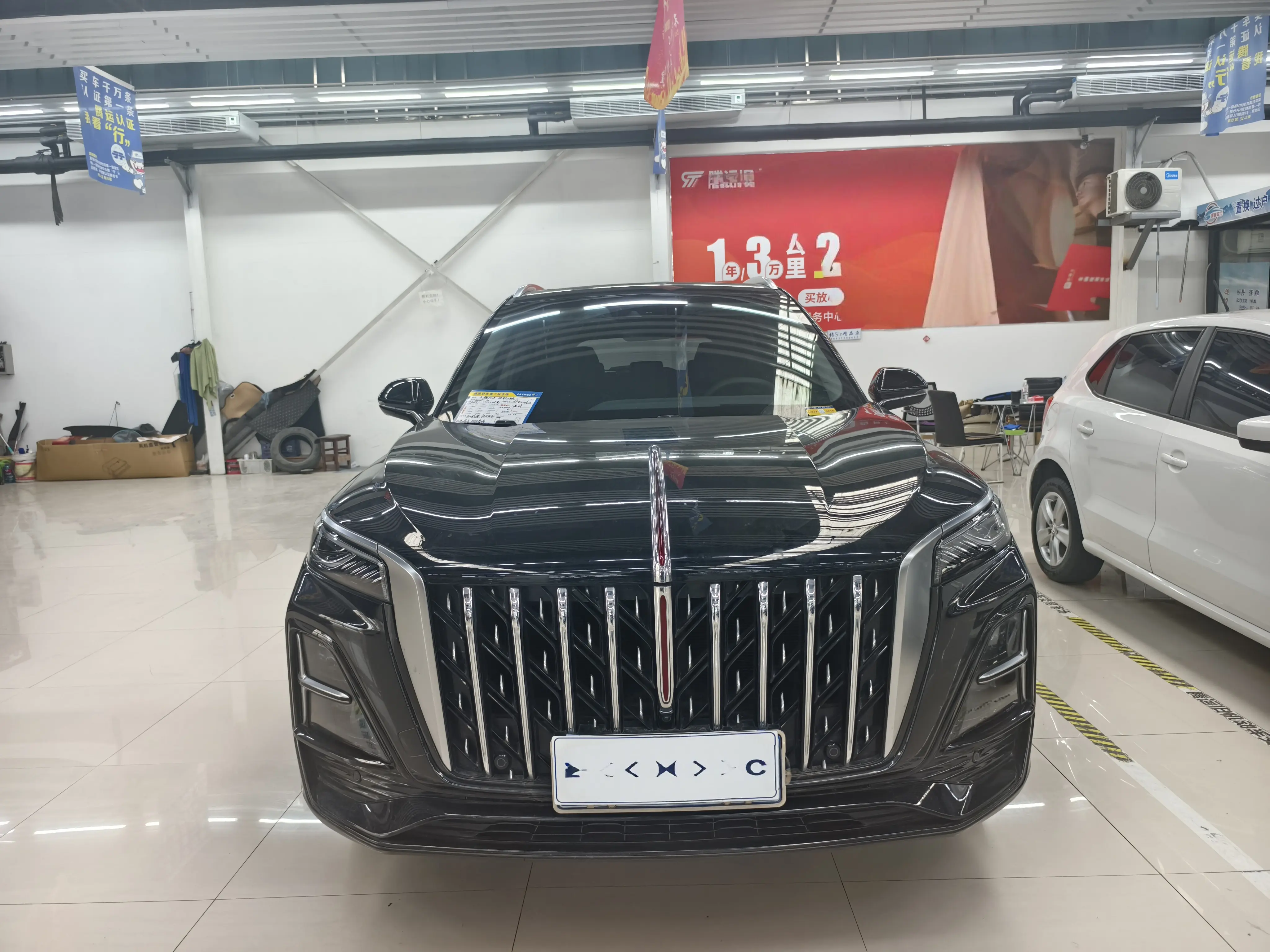Hongqi HS5  из Китая