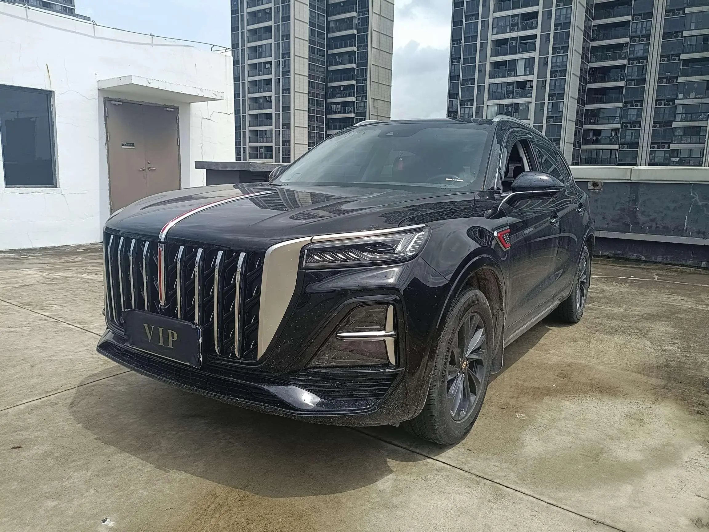 Hongqi HS5  из Китая