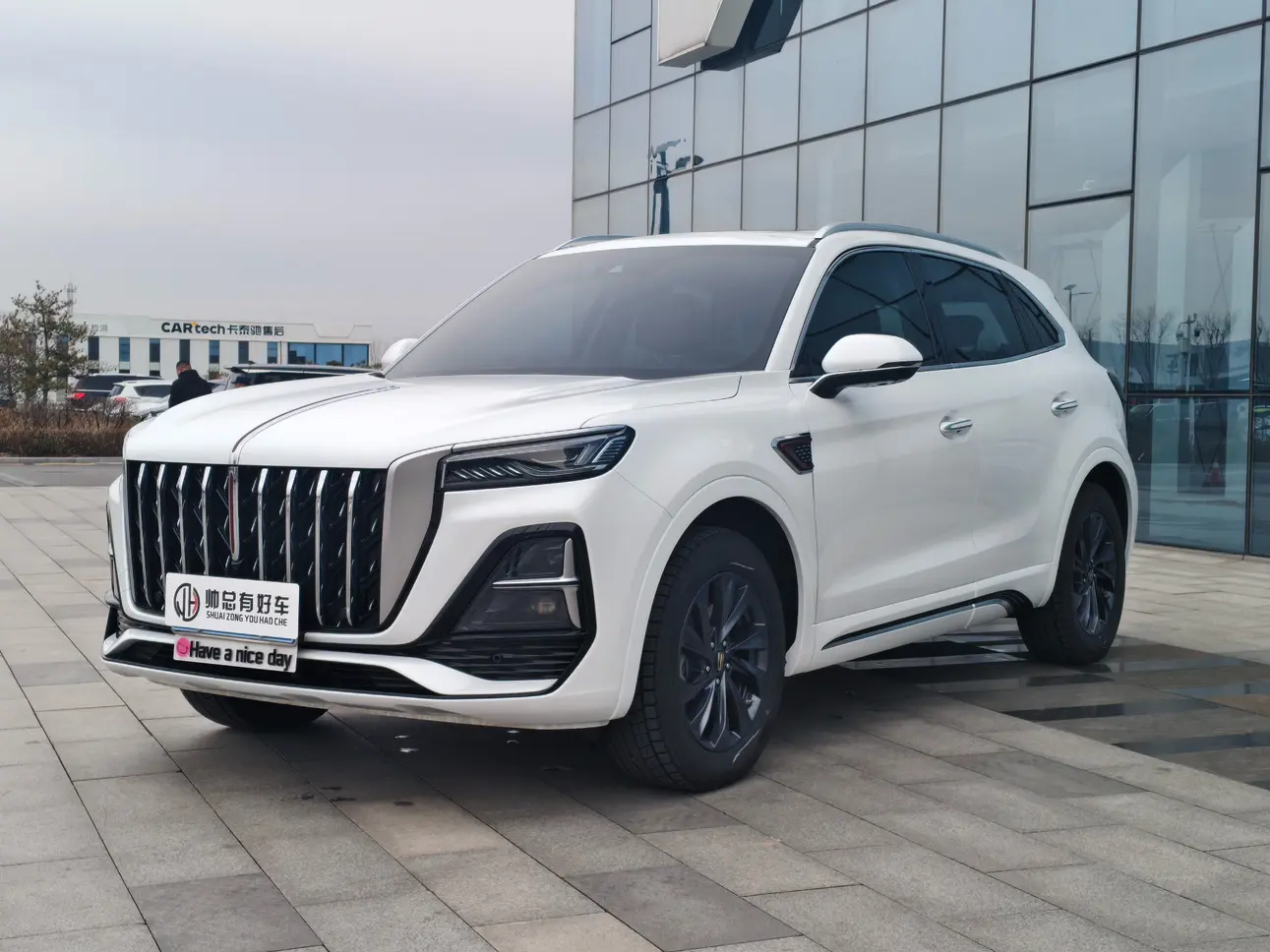 Hongqi HS5  из Китая