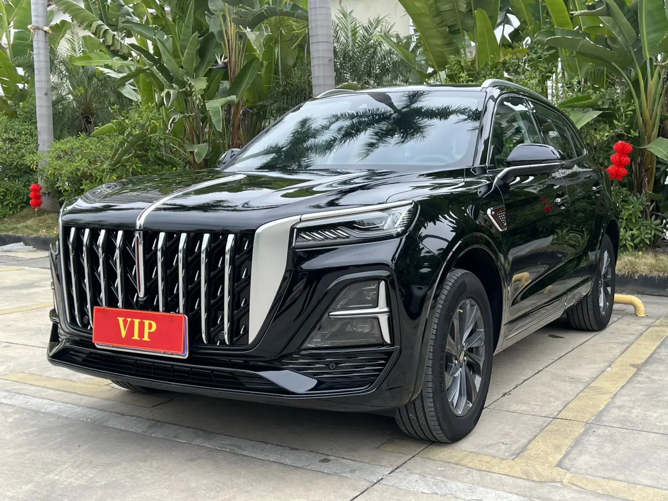 Hongqi HS5  из Китая