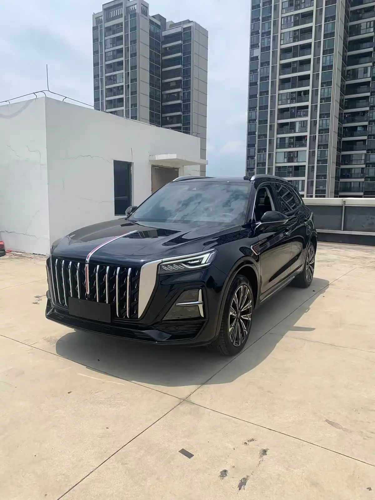 Hongqi HS5  из Китая