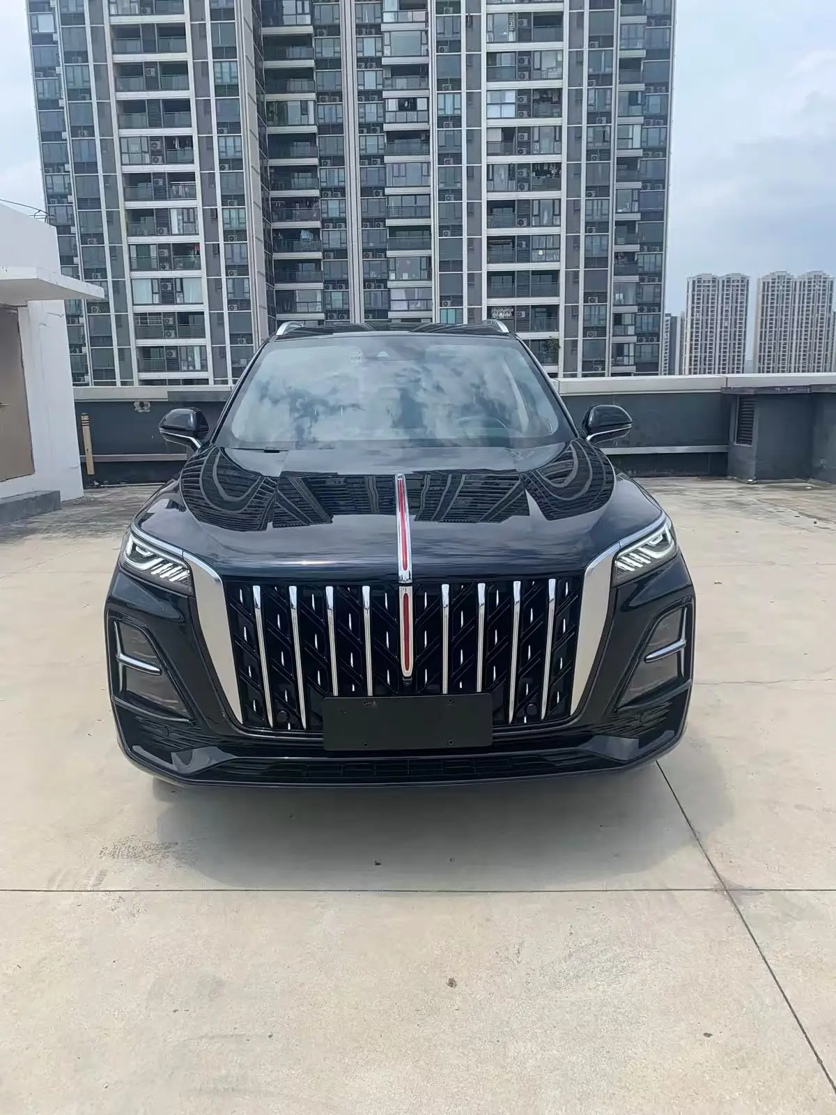 Hongqi HS5  из Китая