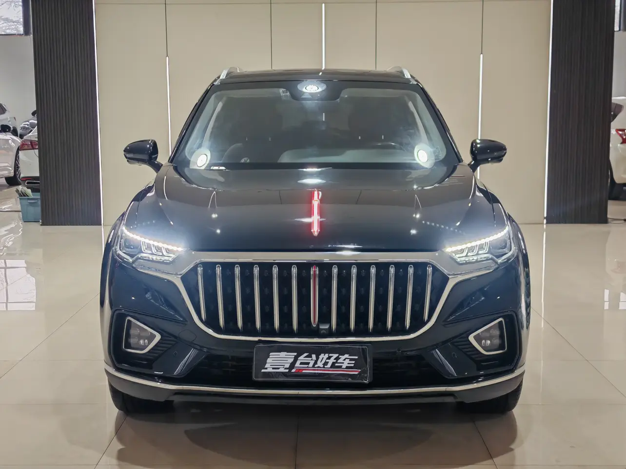 Hongqi HS5  из Китая