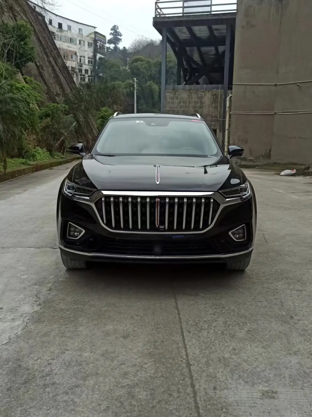 Hongqi HS5  из Китая