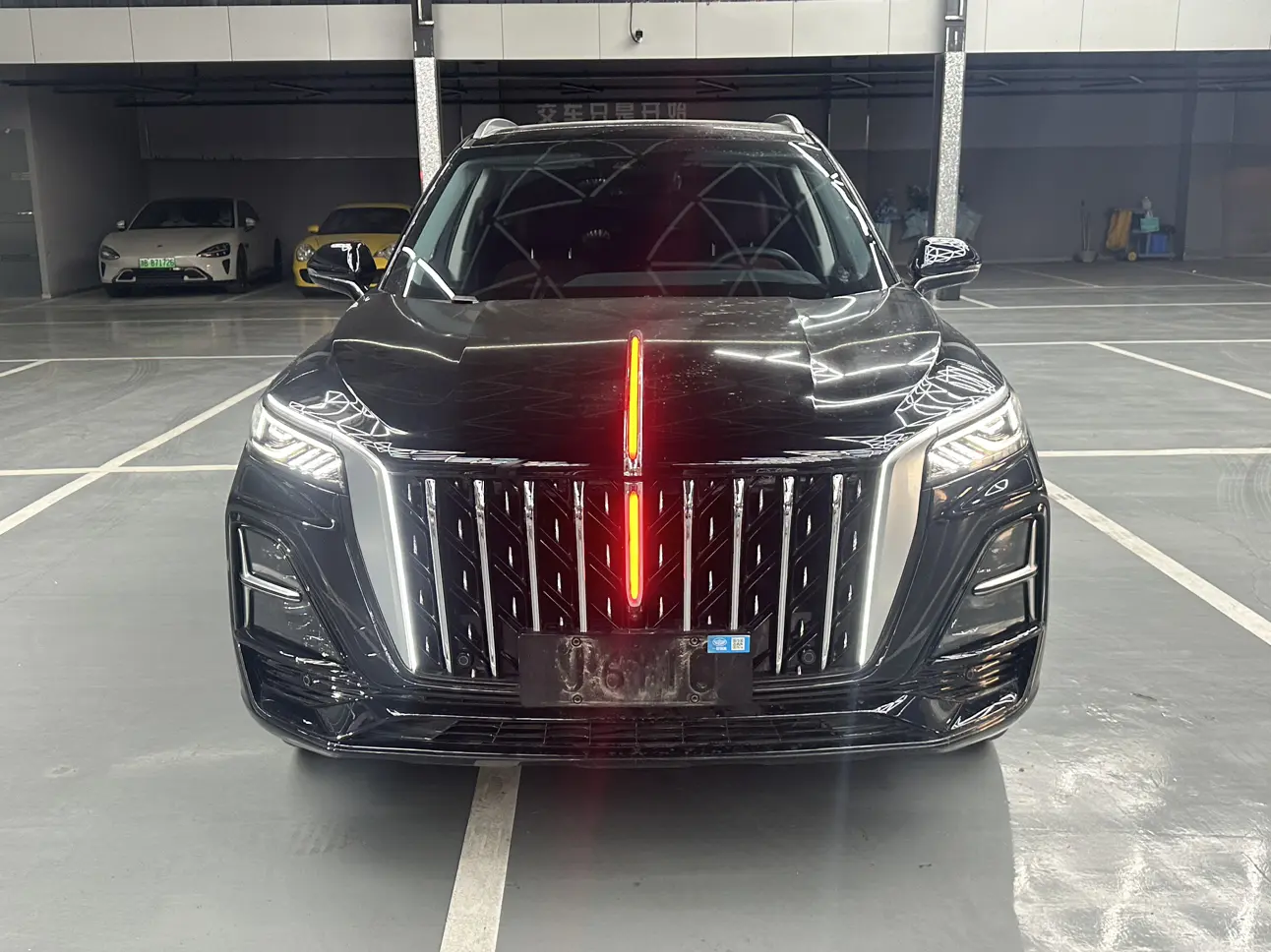 Hongqi HS5  из Китая