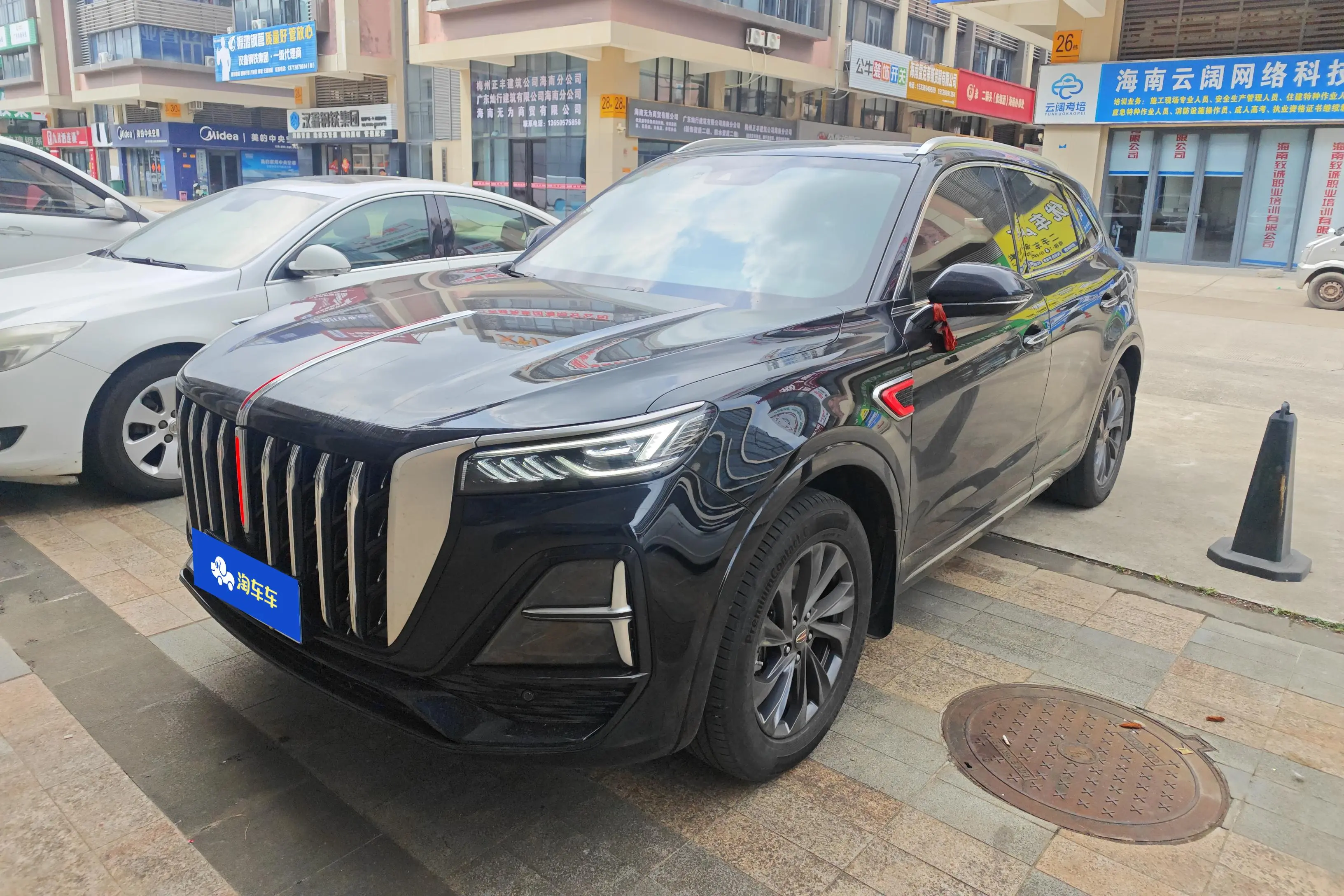 Hongqi HS5  из Китая