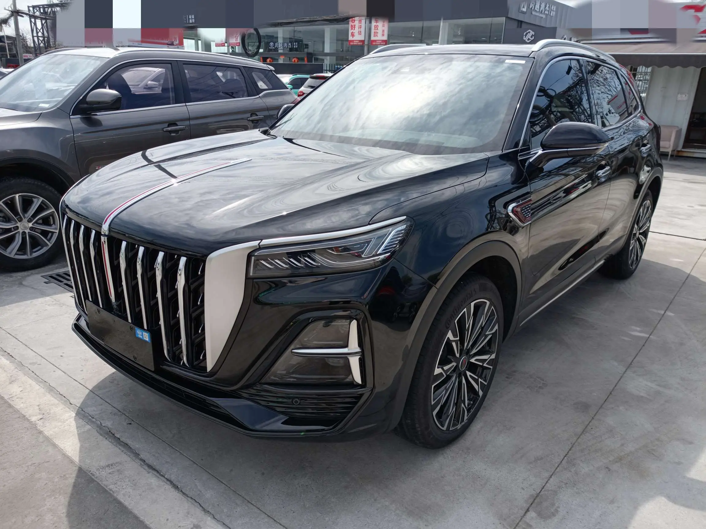 Hongqi HS5  из Китая