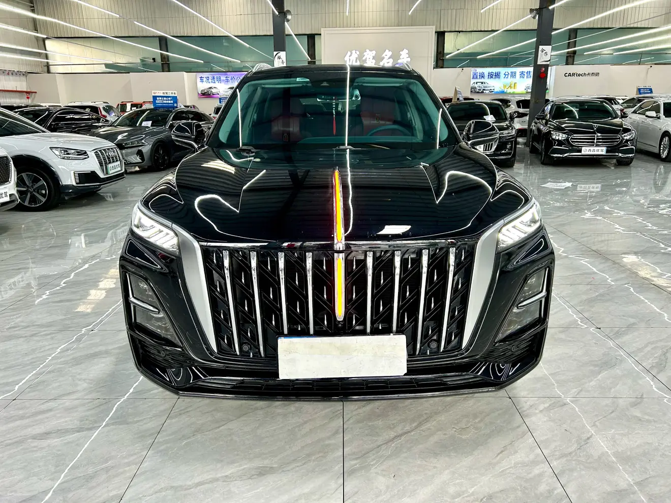 Hongqi HS5  из Китая