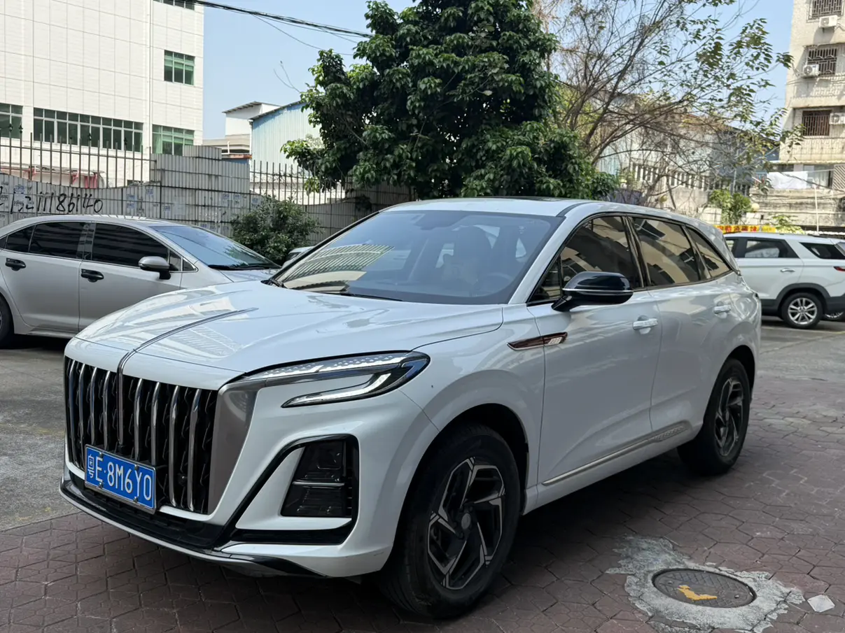 Hongqi HS3  из Китая