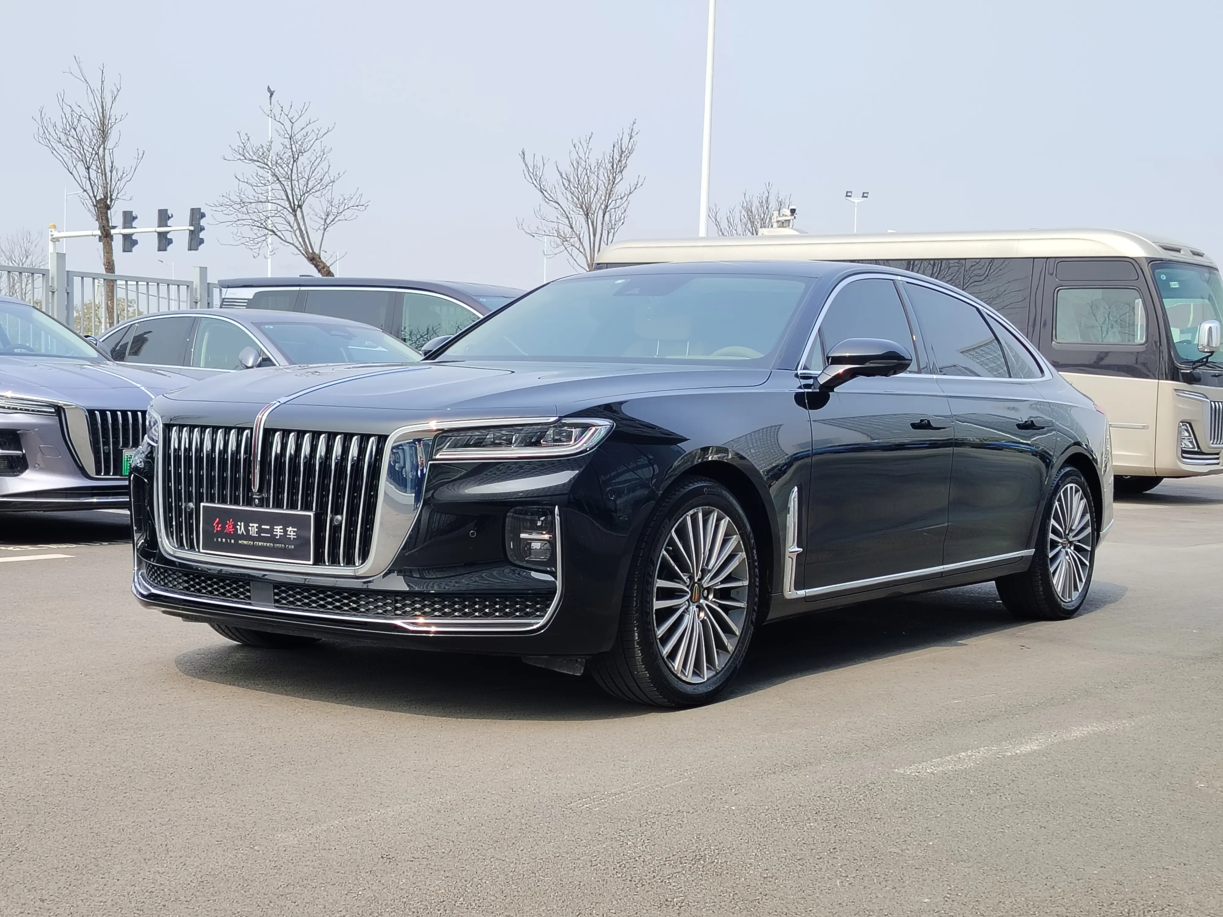 Hongqi H9  из Китая