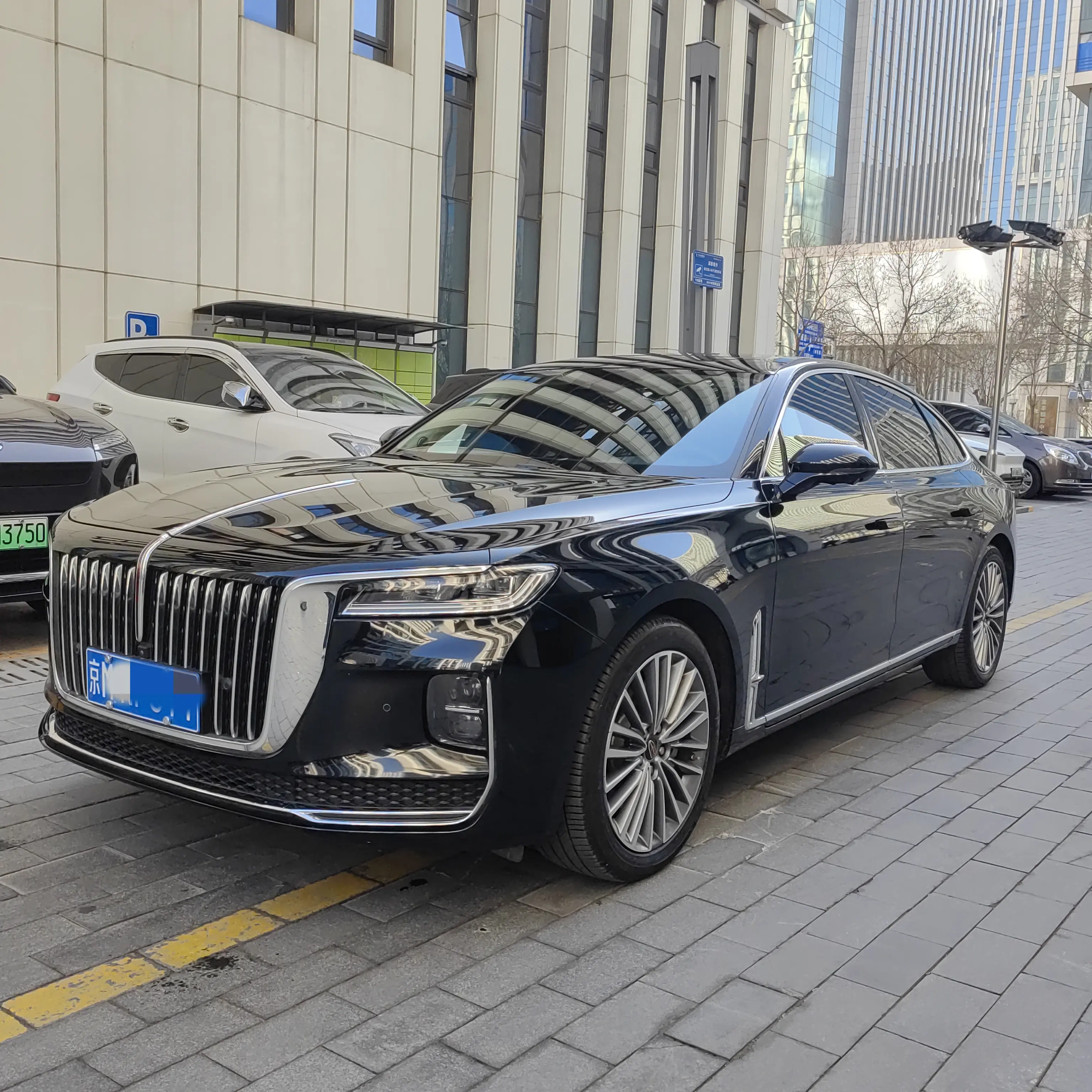 Hongqi H9  из Китая