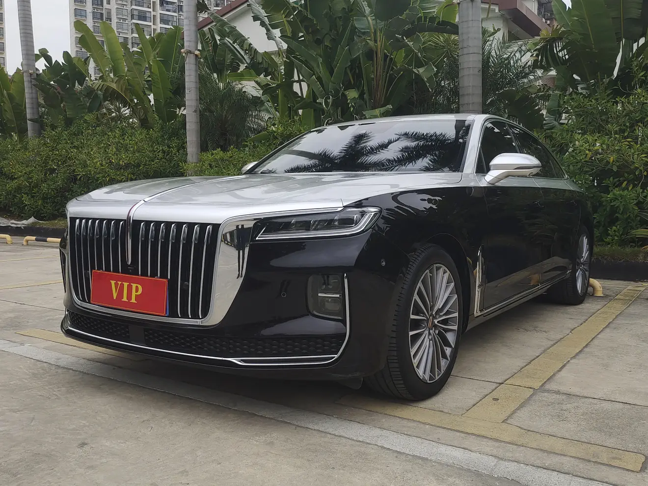 Hongqi H9  из Китая