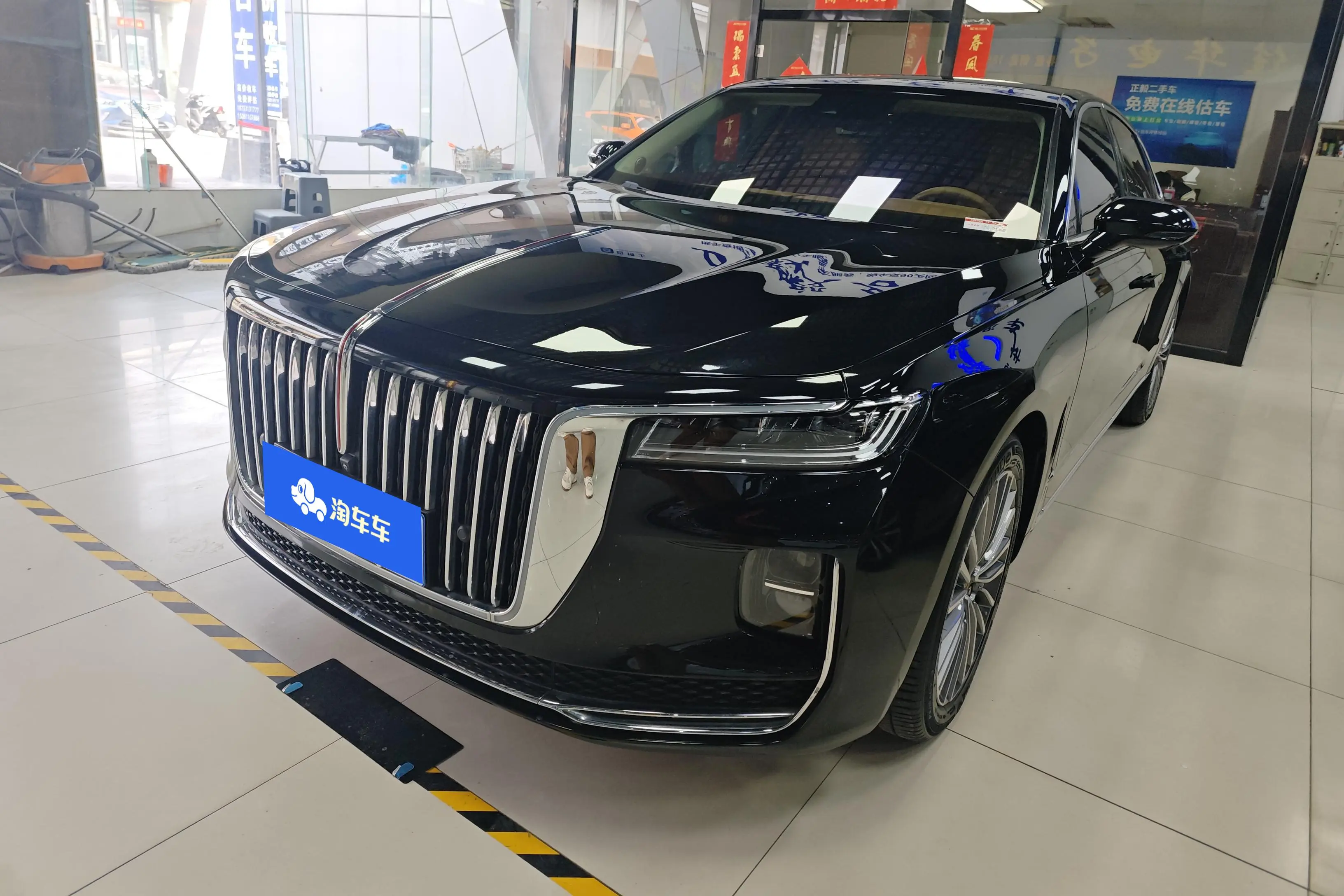 Hongqi H9  из Китая