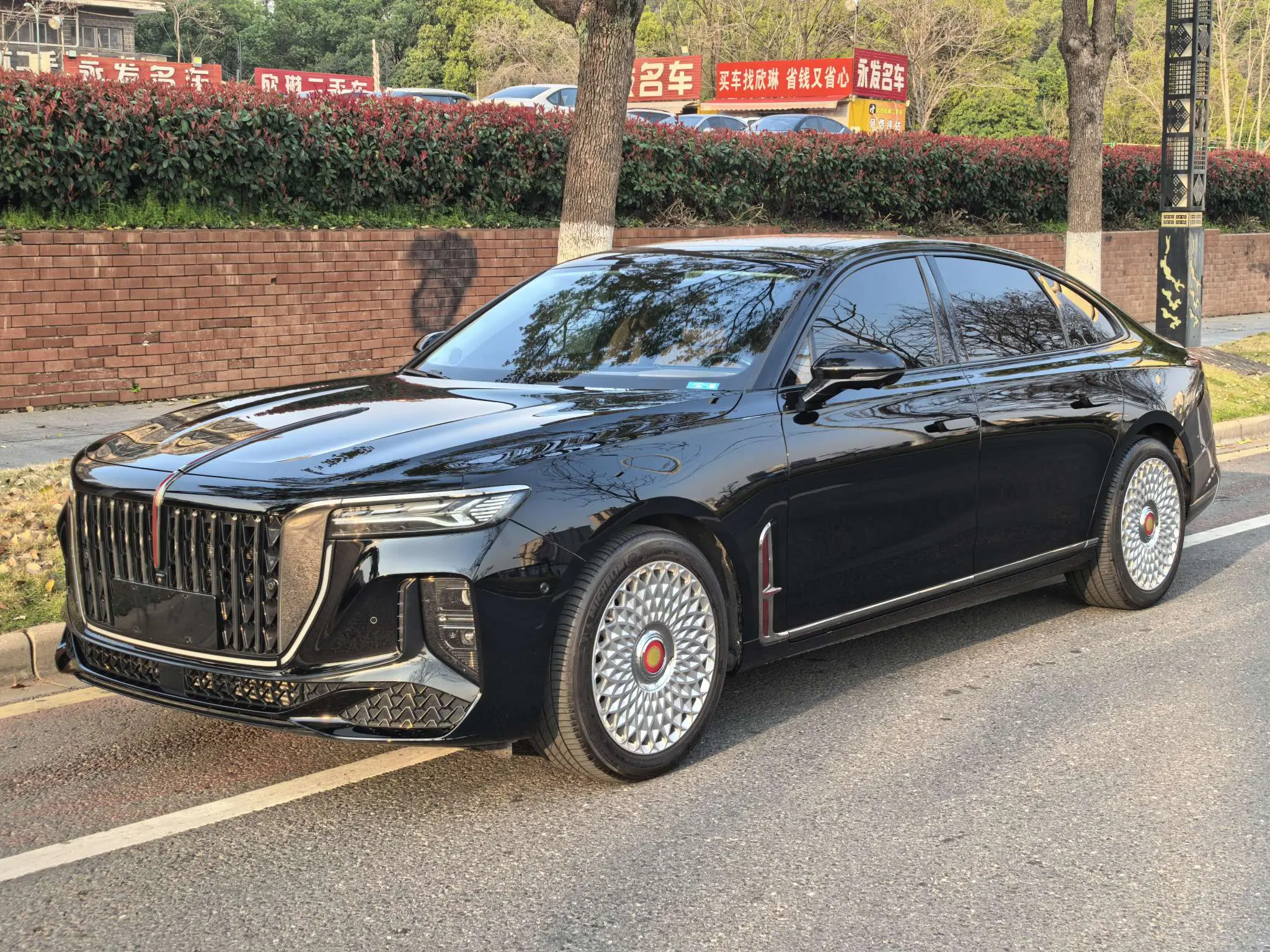 Hongqi H9  из Китая