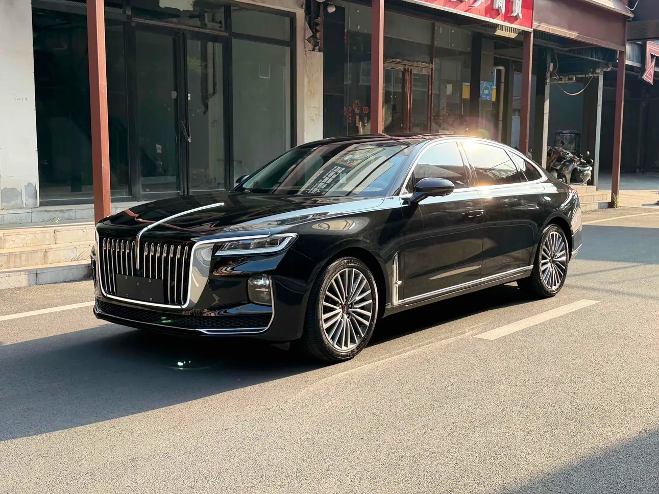 Hongqi H9  из Китая