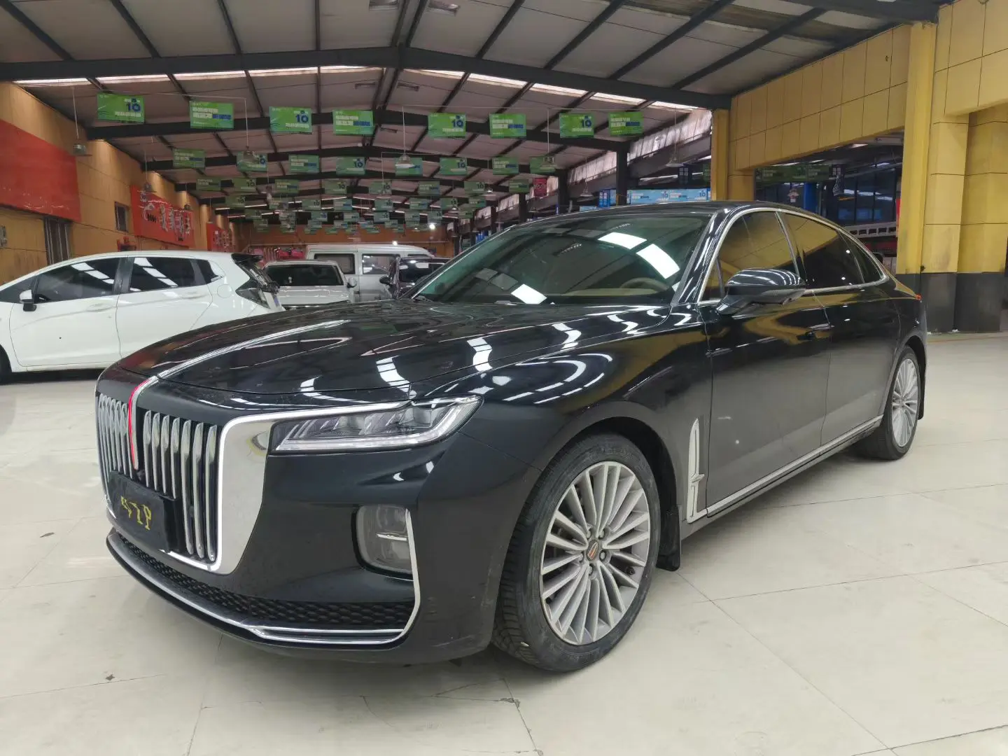 Hongqi H9  из Китая