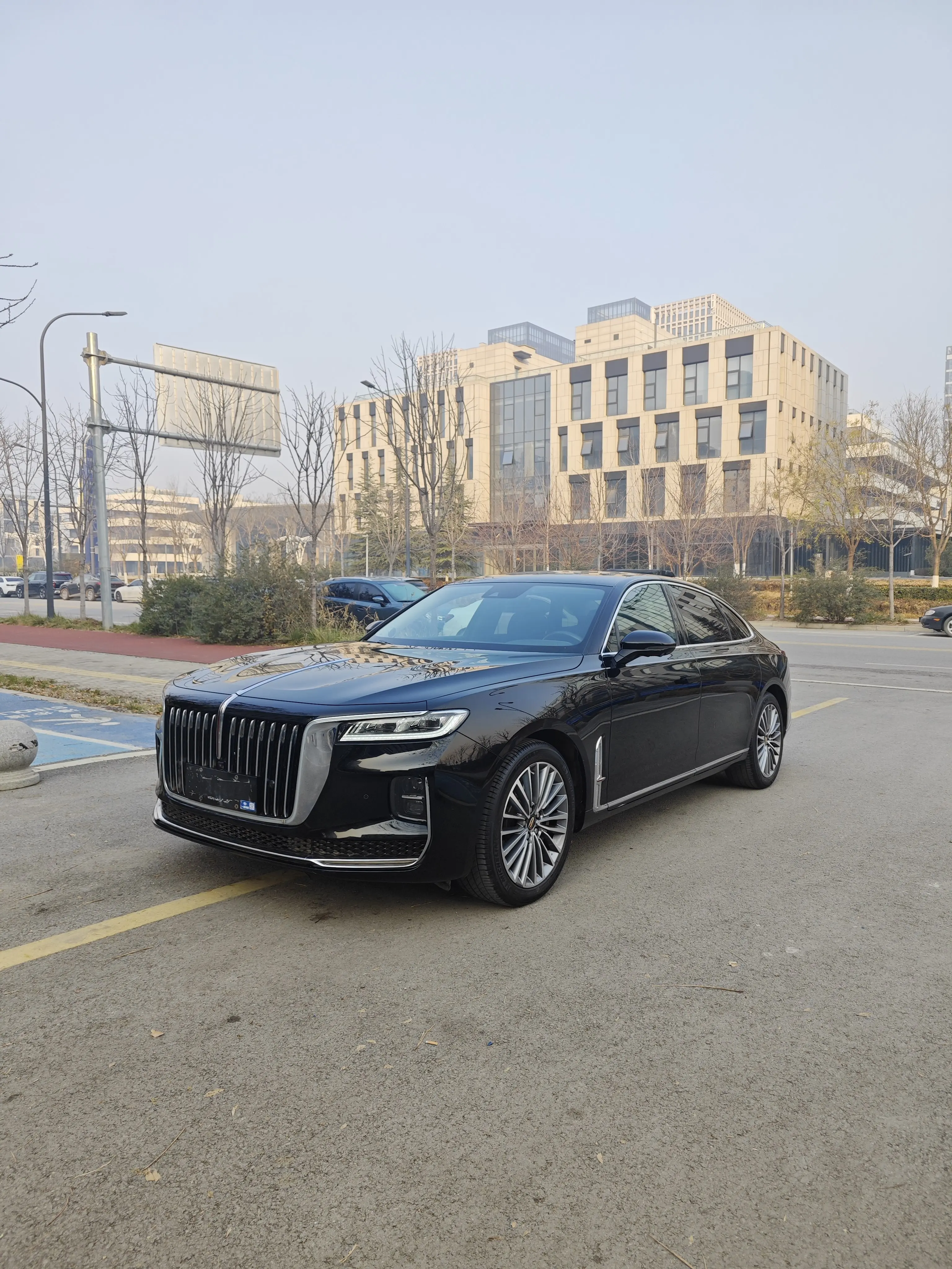 Hongqi H9  из Китая