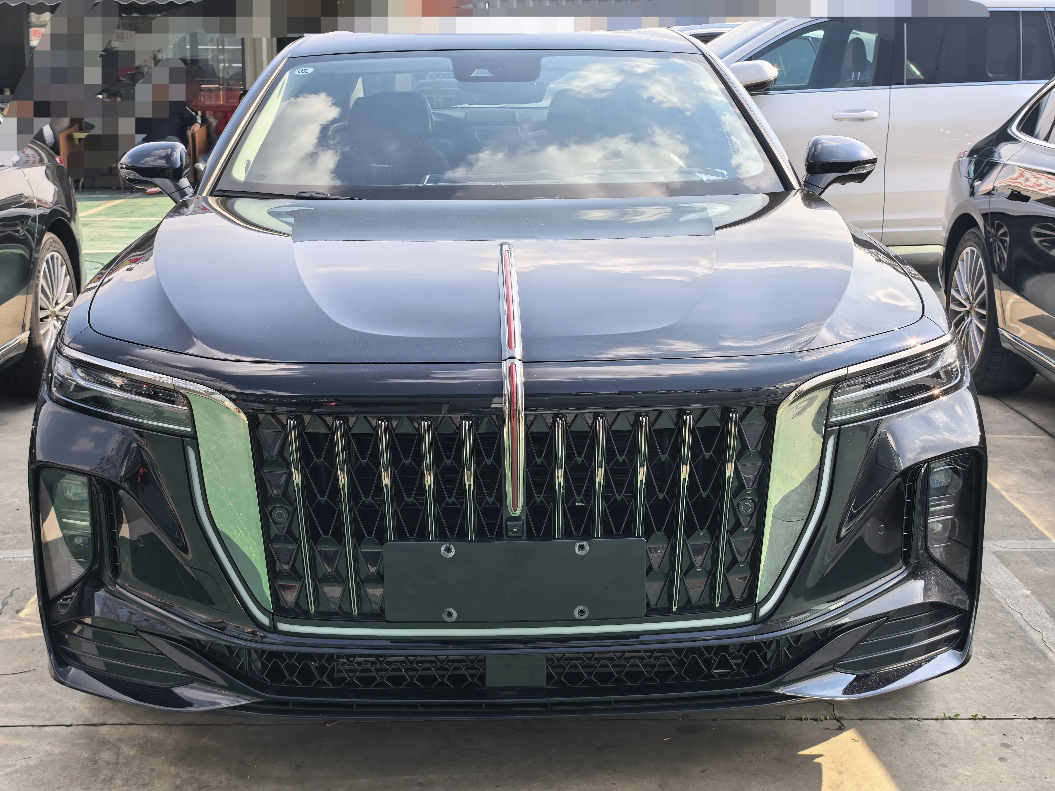 Hongqi H9  из Китая