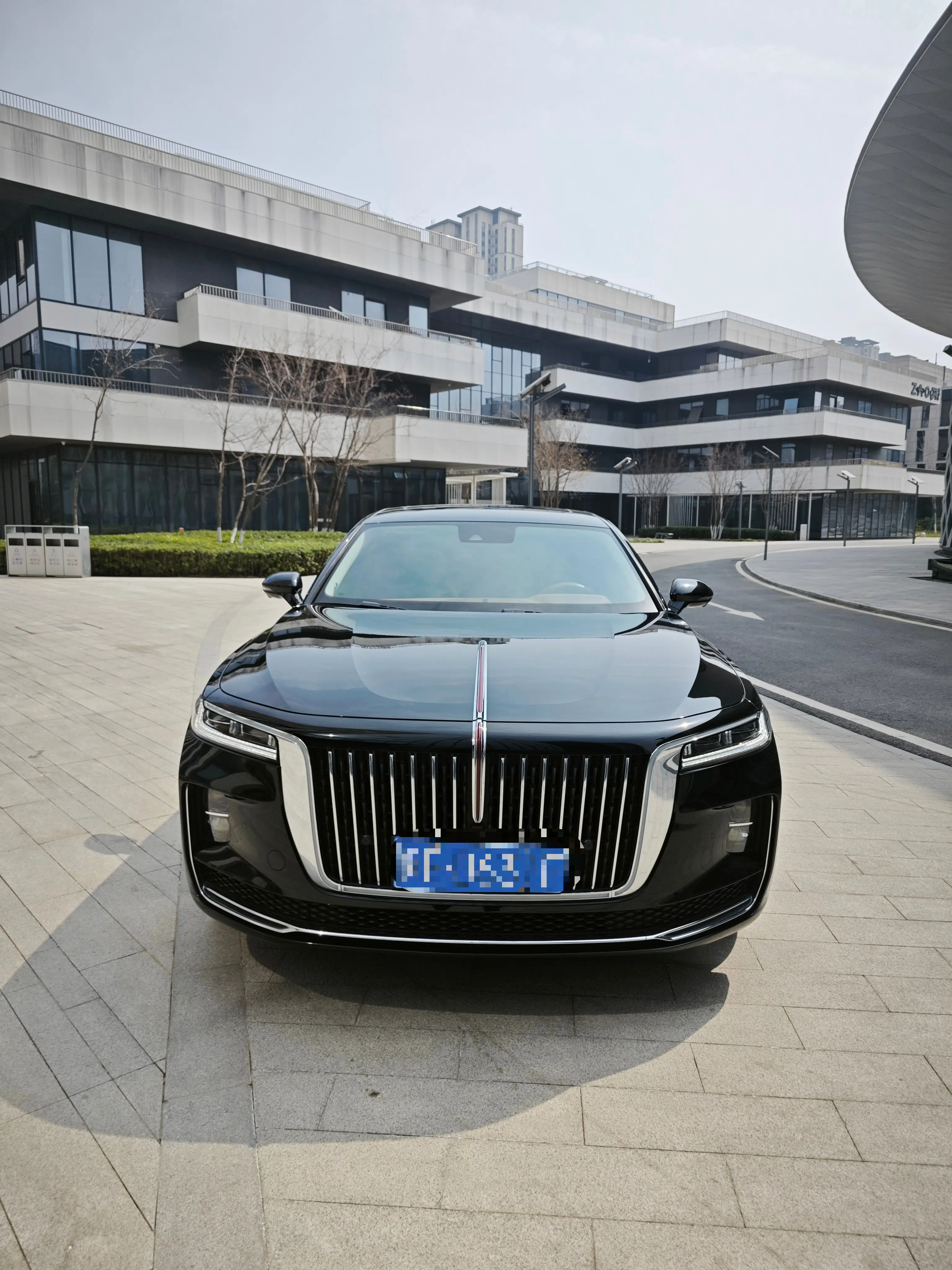 Hongqi H9  из Китая