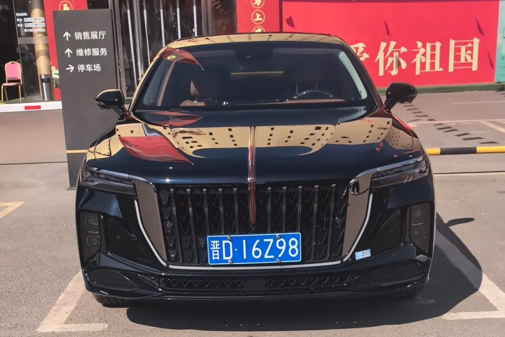 Hongqi H9  из Китая