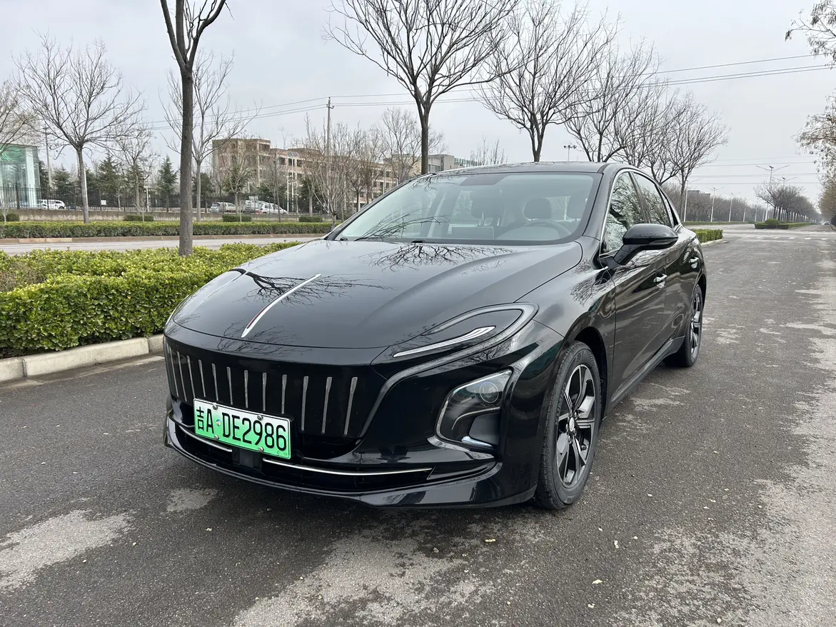 Hongqi E-QM5  из Китая