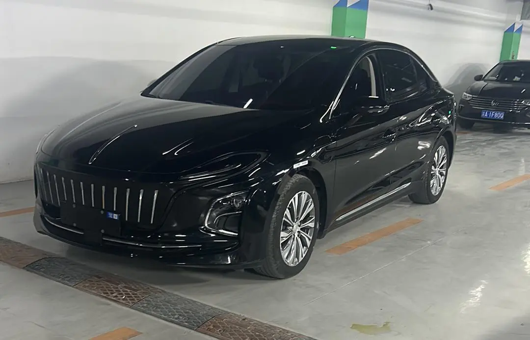Hongqi E-QM5  из Китая
