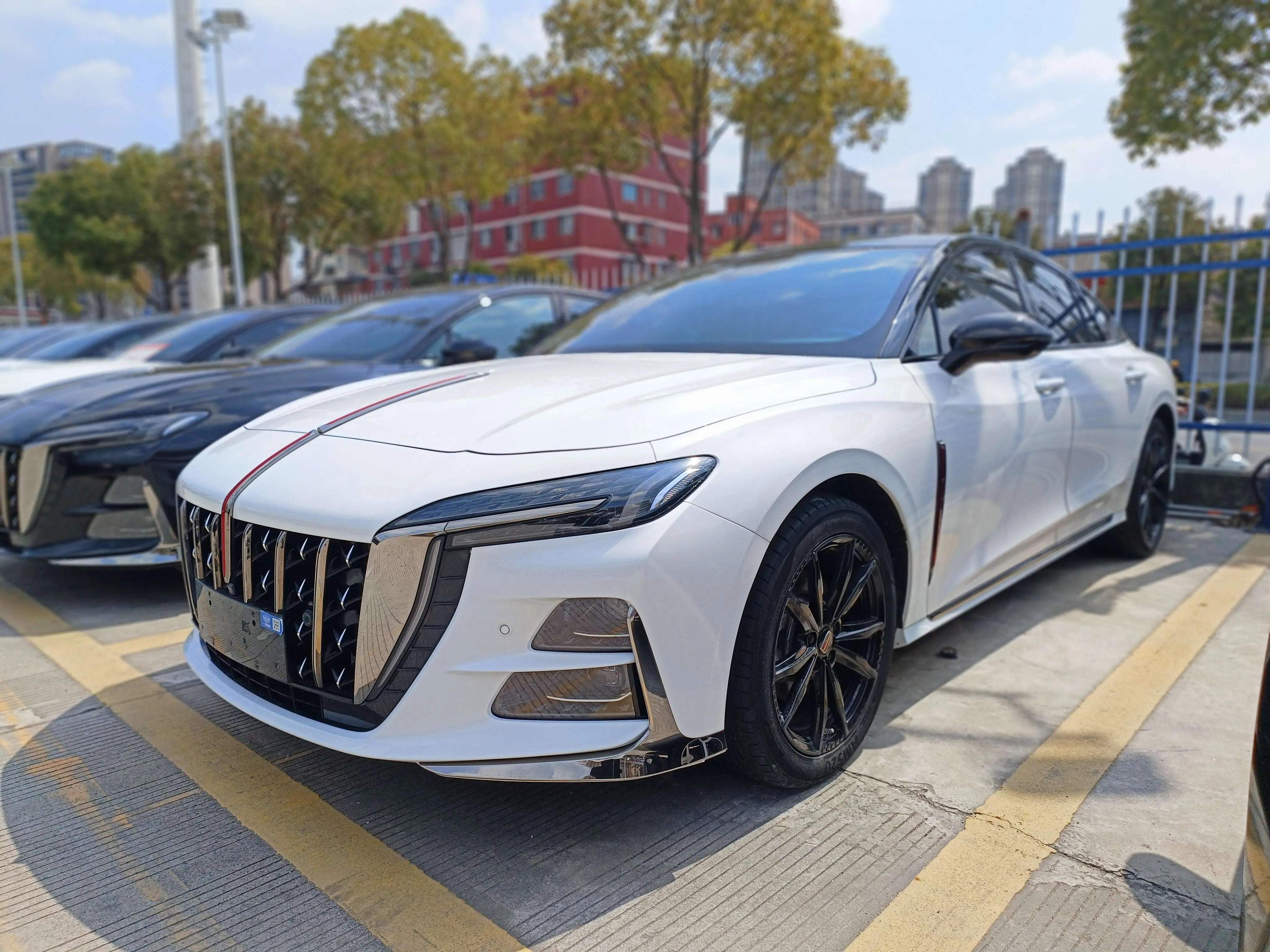 Hongqi H6  из Китая