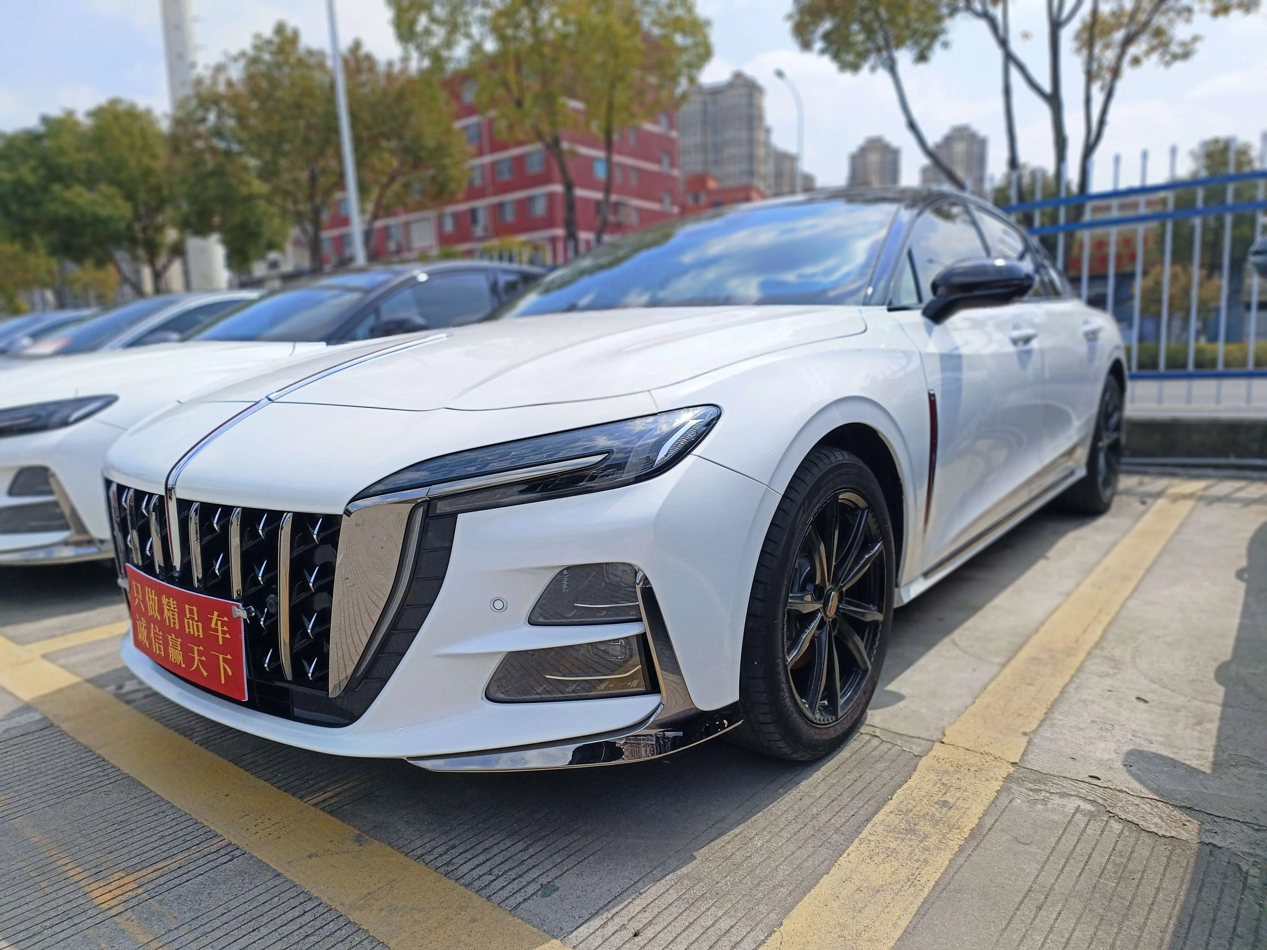 Hongqi H6  из Китая