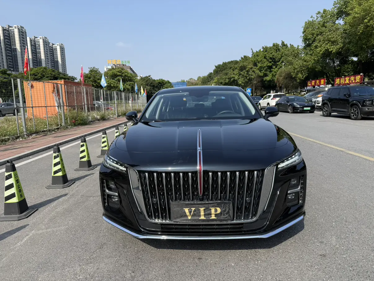 Hongqi H5  из Китая