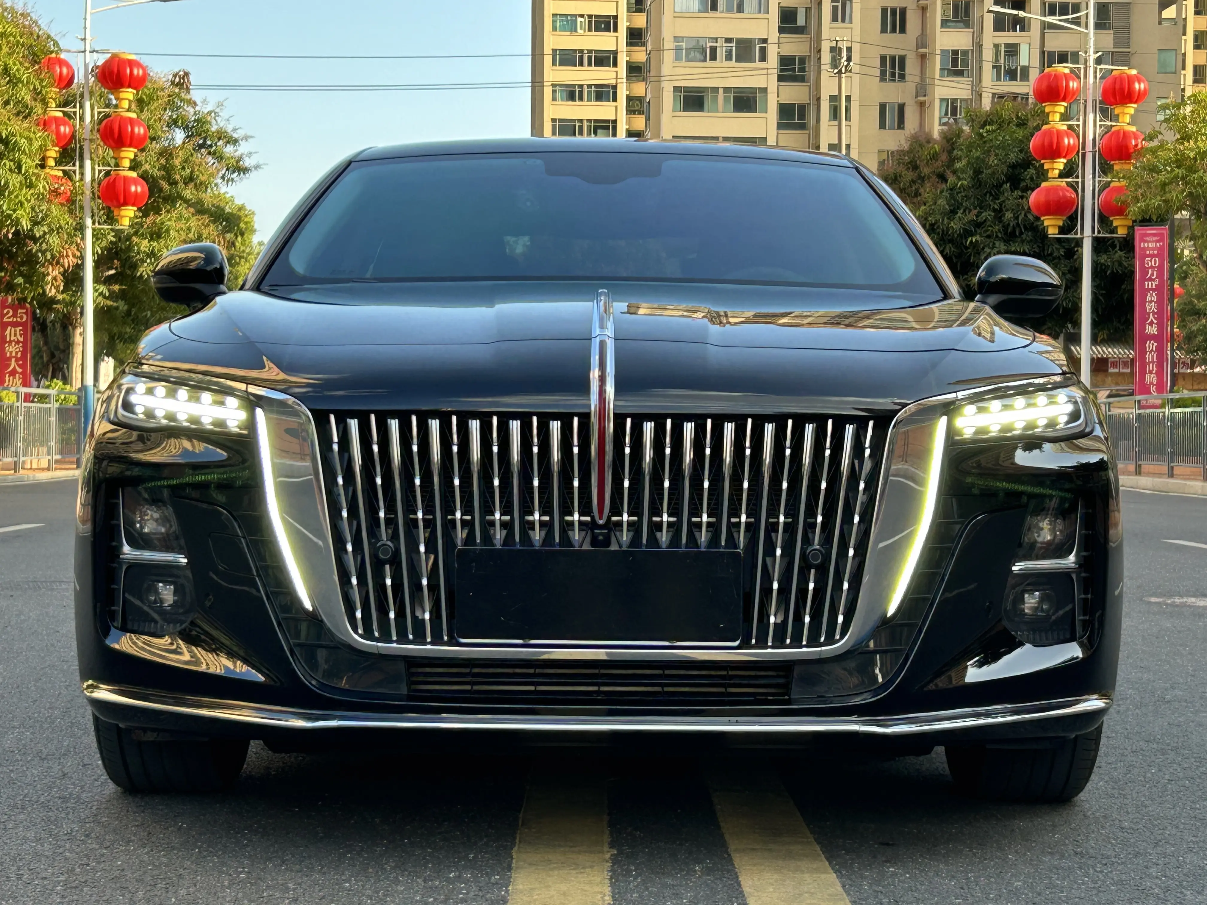 Hongqi H5  из Китая
