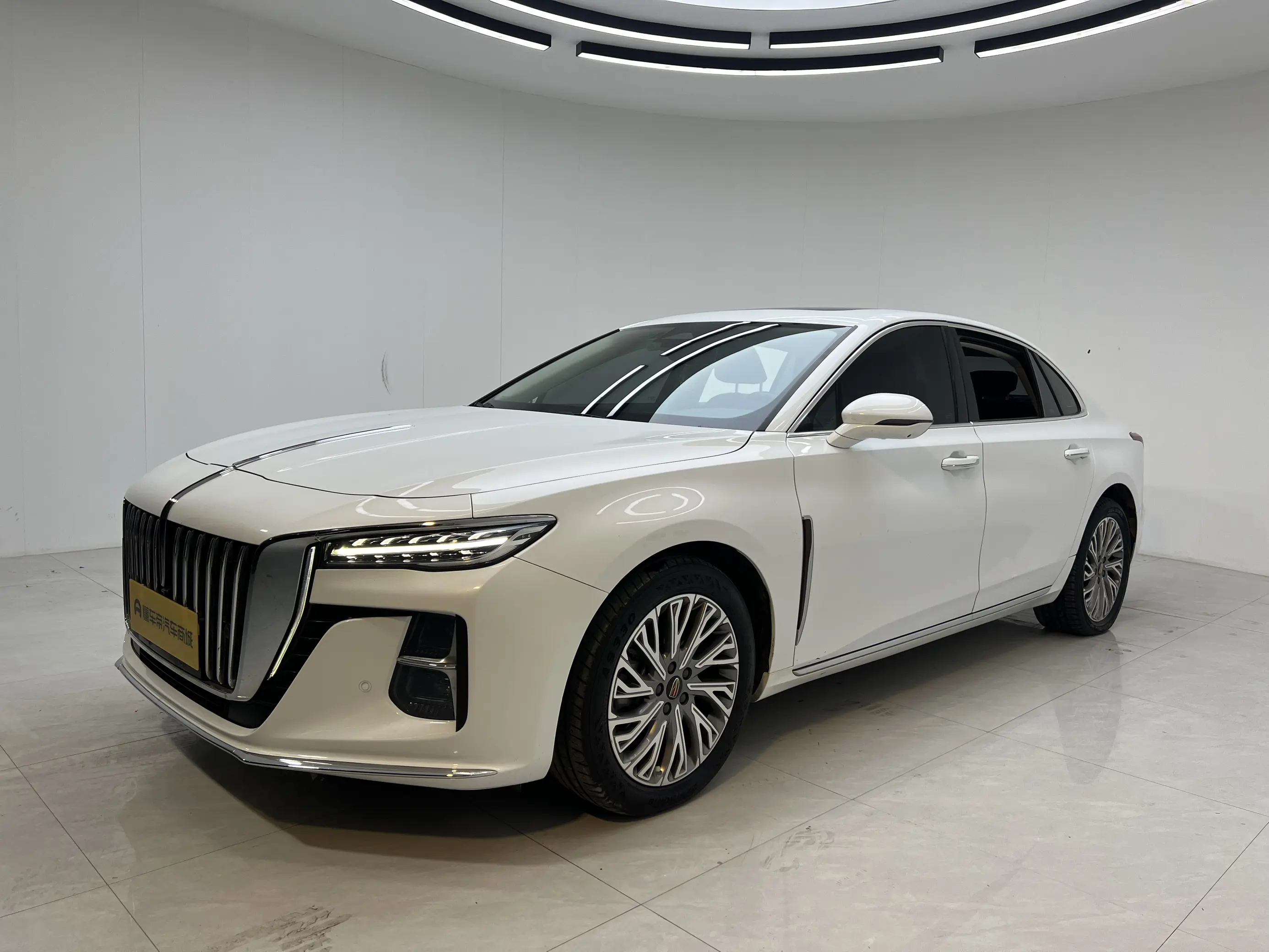 Hongqi H5  из Китая