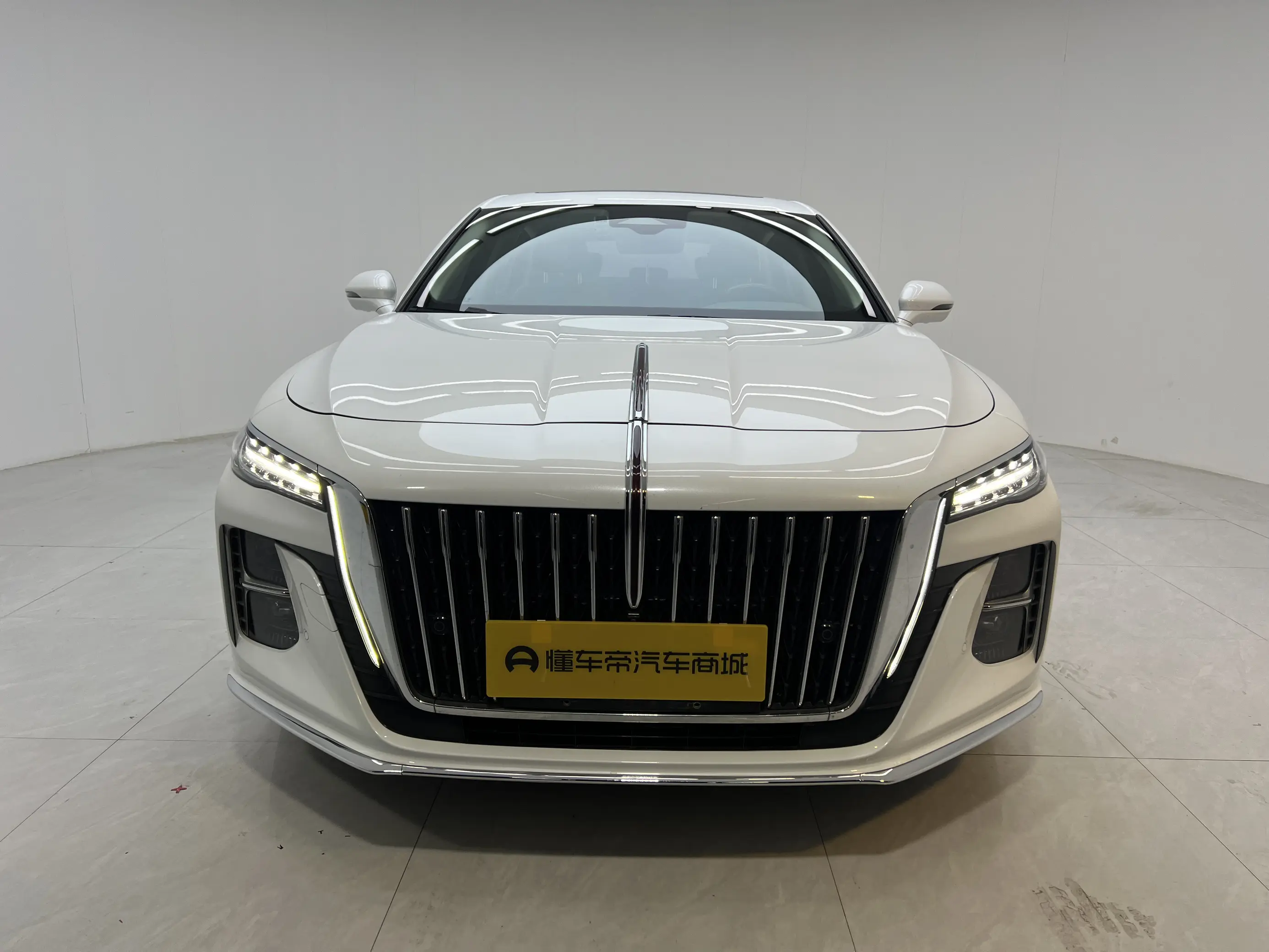 Hongqi H5  из Китая