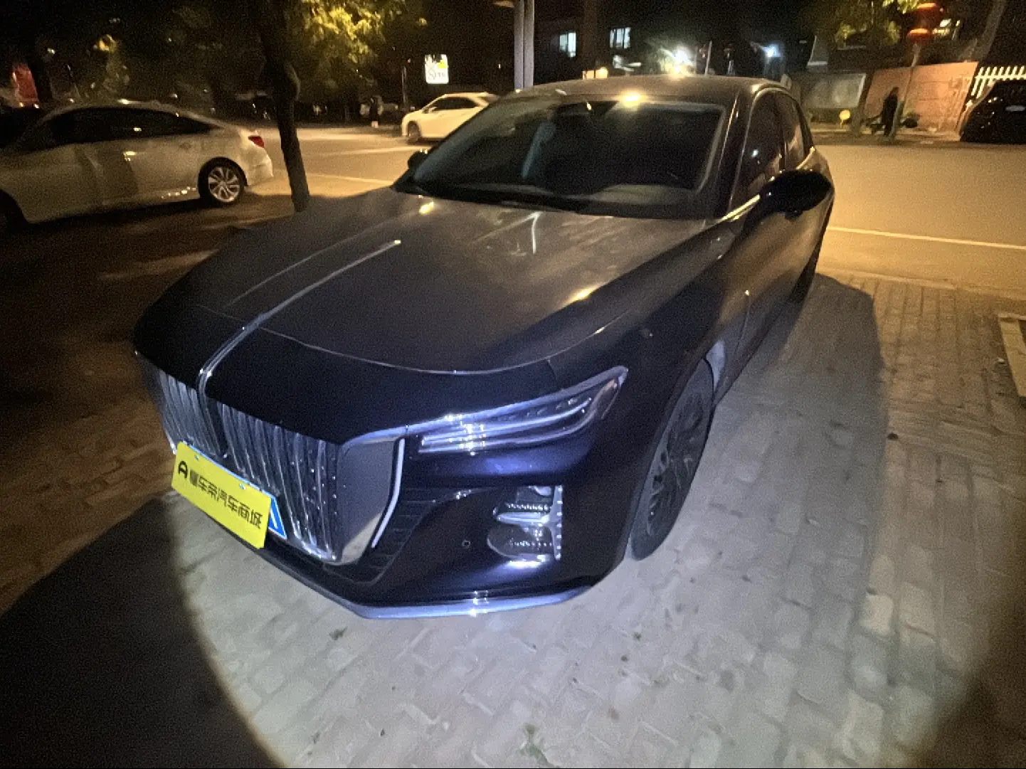 Hongqi H5  из Китая