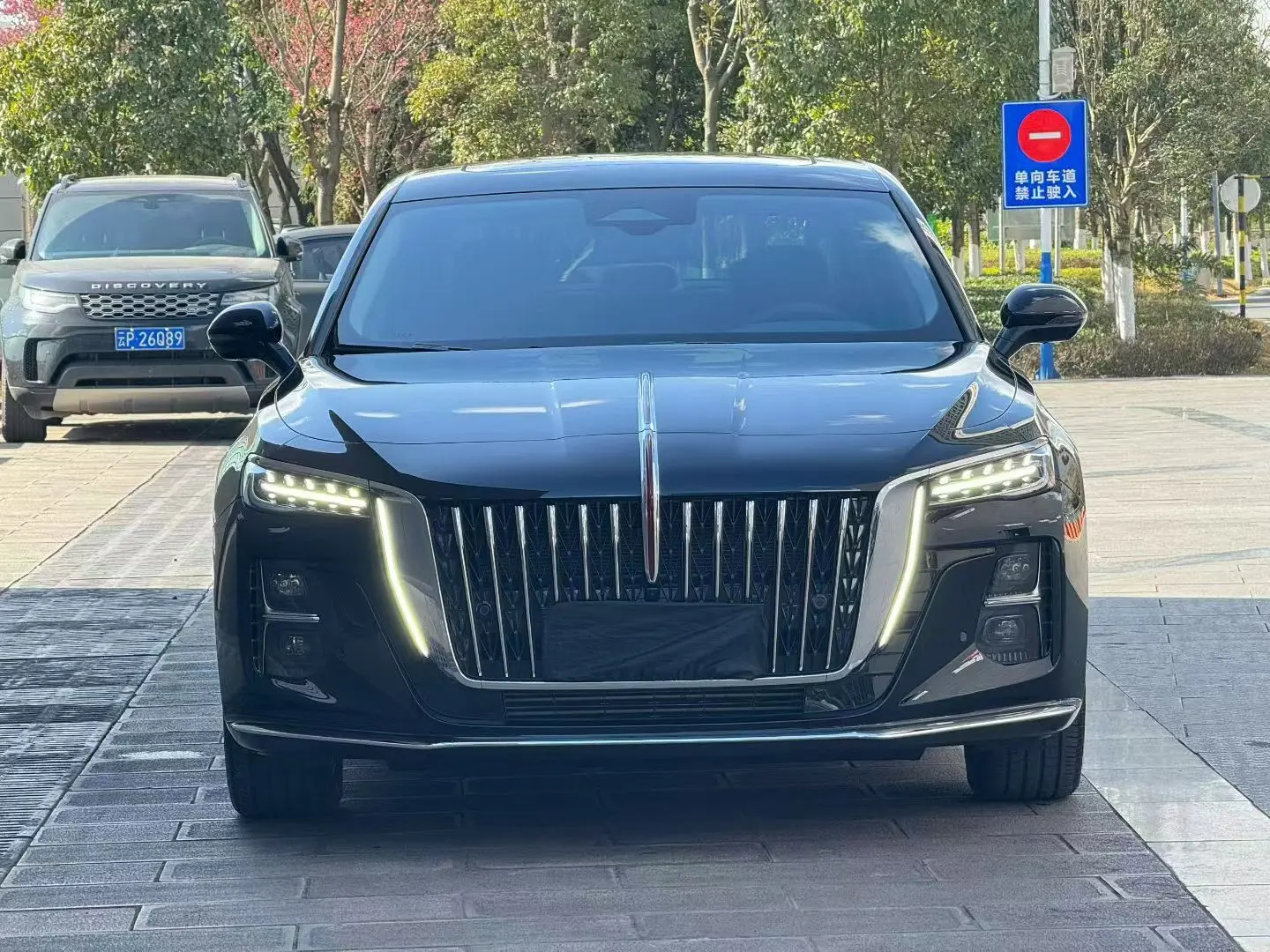 Hongqi H5  из Китая